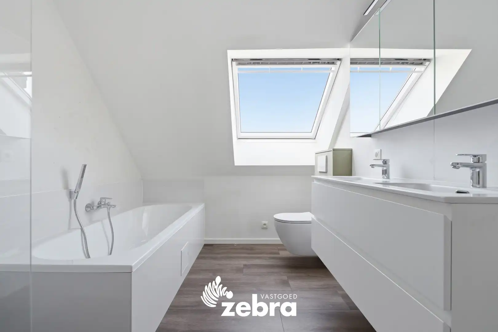 Gerenoveerde woning met 3 slaapkamers en tuin te Oostrozebeke! foto 15