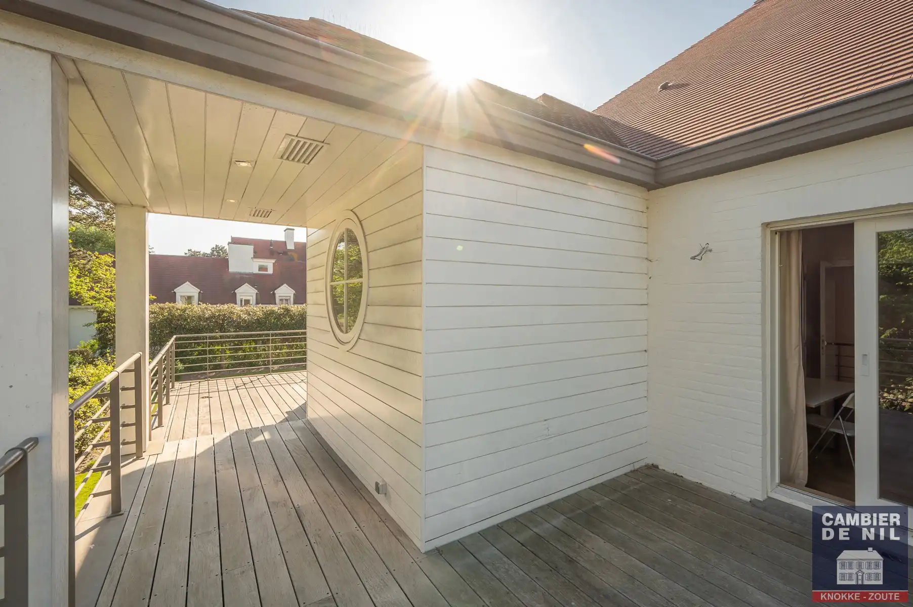 Ruime, gemeubelde koppelvilla aan de Royal Zoute Tennisclub. foto 22