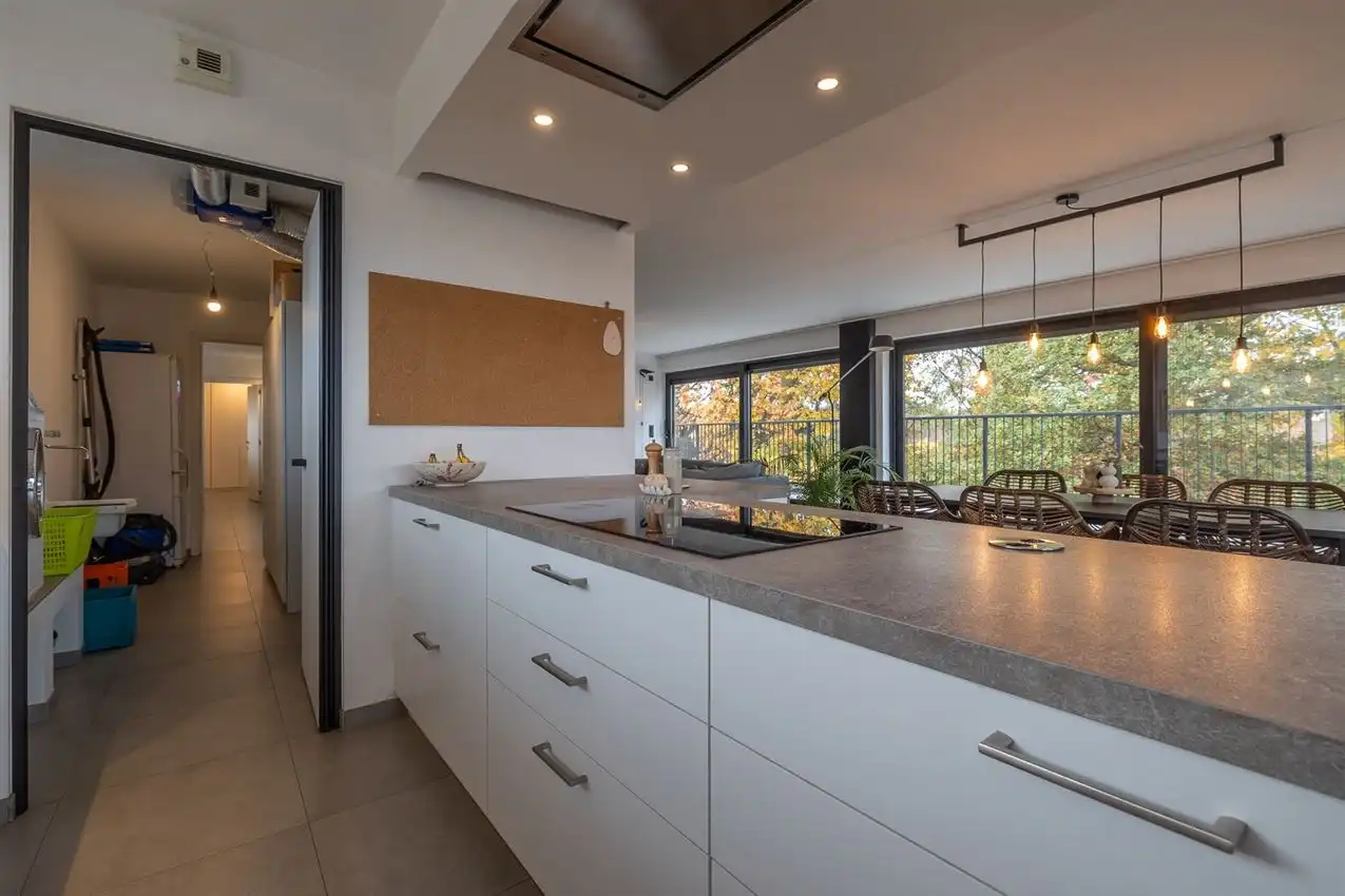 Penthouse met 3 slpk., riant terras, autostaanplaats en kelderberging foto 11