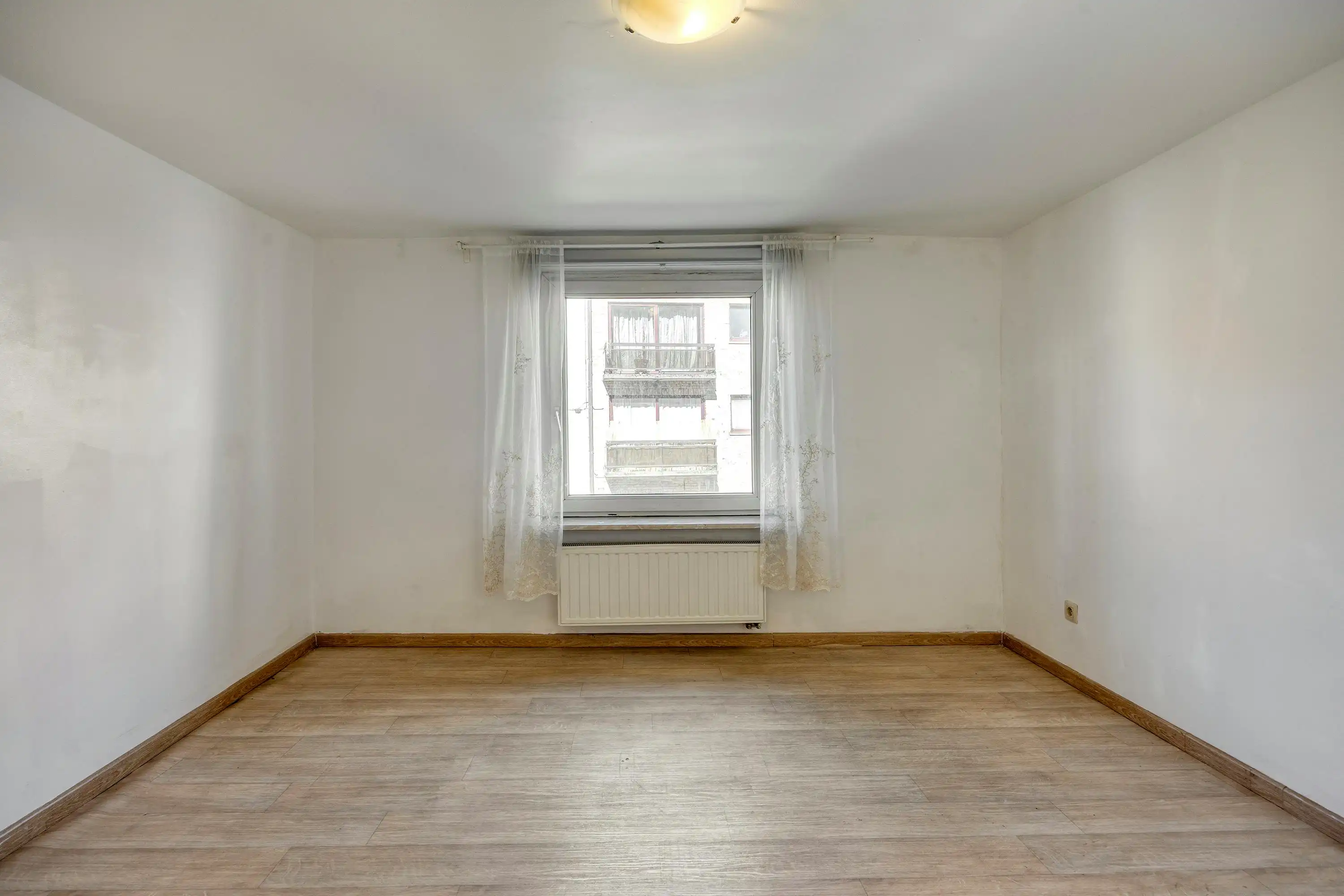 Charmante tweegevelwoning te koop in hartje Strombeek-Bever foto 10