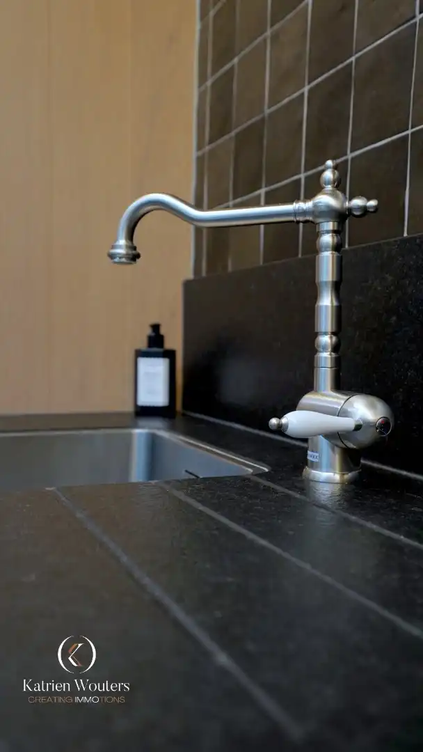 Gunstig gelegen gerenoveerde gezinswoning met tuin foto 8