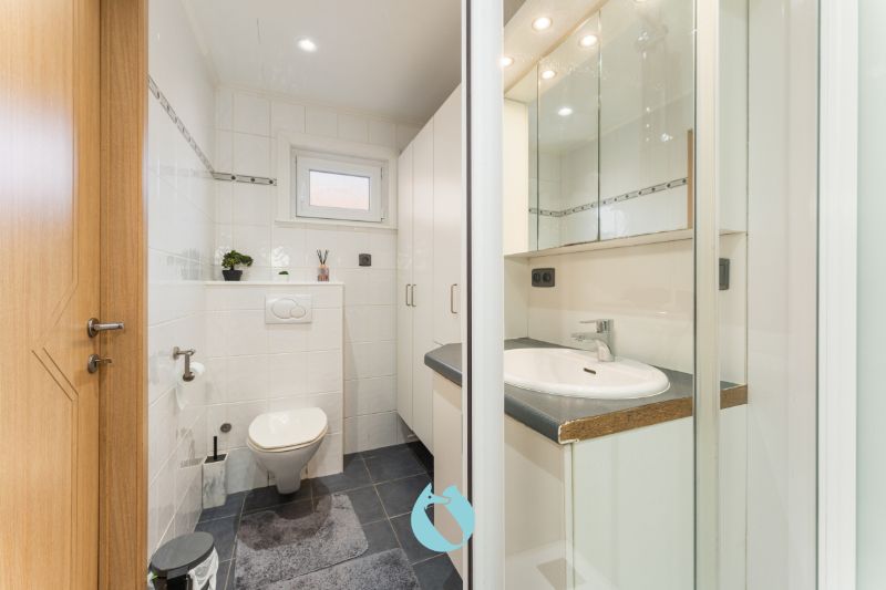 Rustig gelegen starterswoning met grote tuin foto 10