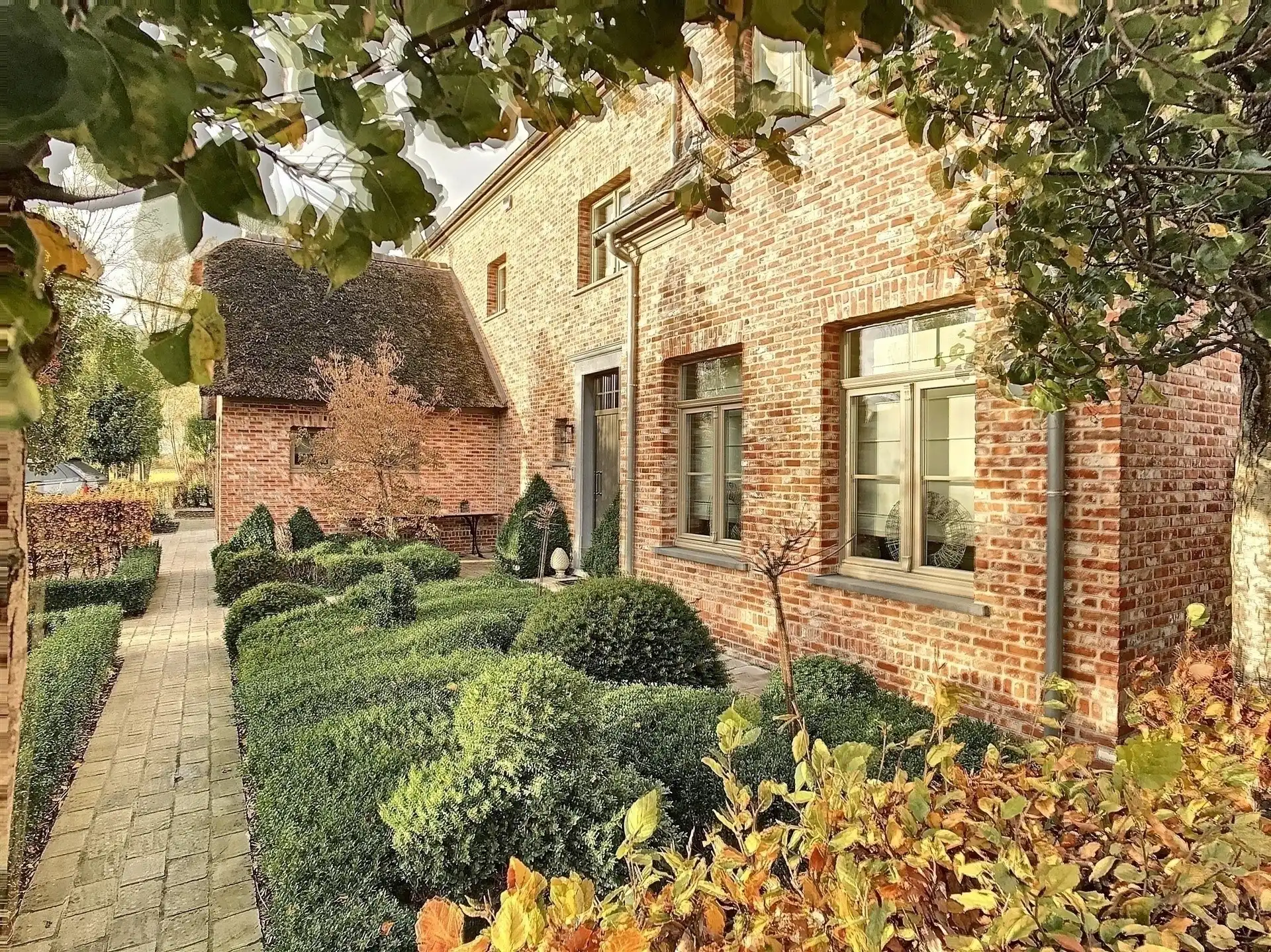 Hoogwaardig afgewerkte pastorijwoning met 6 paardenstallen  op 2563m² (optie extra grond) foto 34
