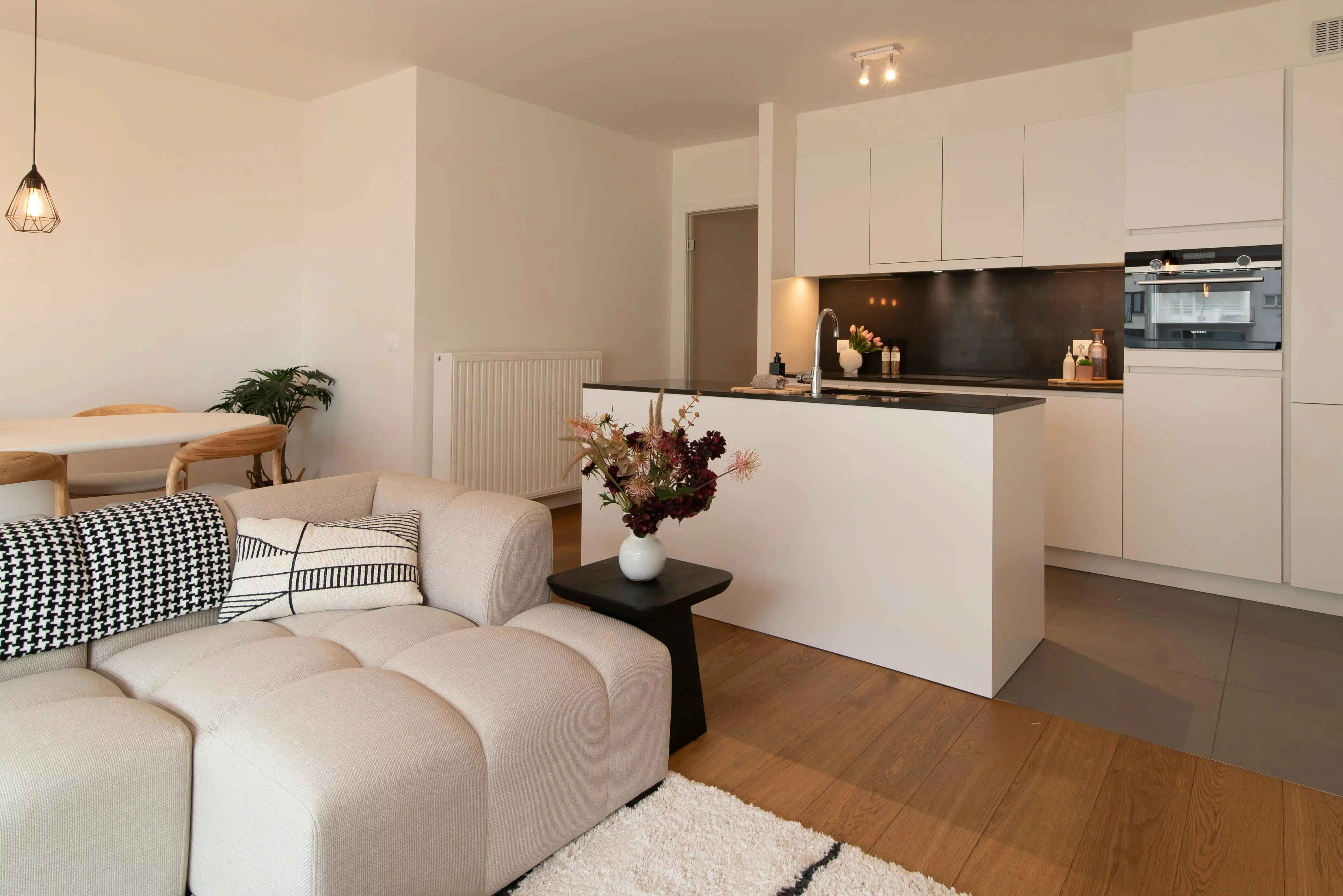 Prachtig afgewerkt 2 slaapkamer appartement te Oostende  foto 5
