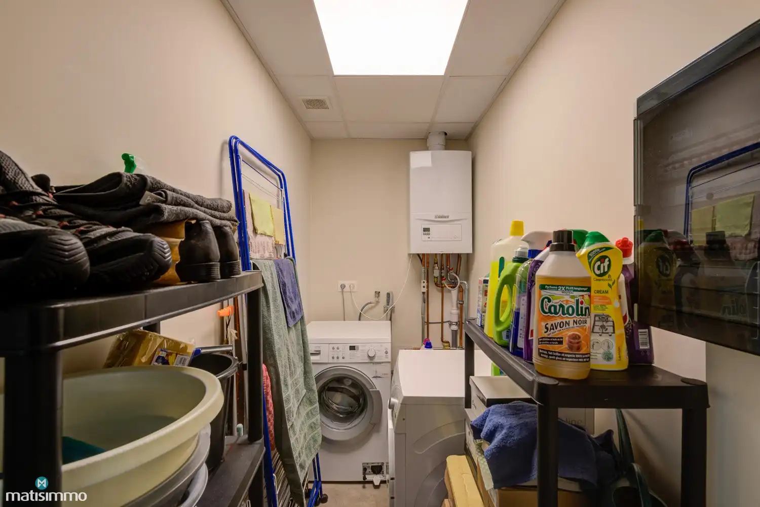 INSTAPKLAAR GELIJKVLOERS APPARTEMENT MET TUIN EN AUTOSTAANPLAATS NABIJ HET STADSCENTRUM VAN BILZEN foto 7