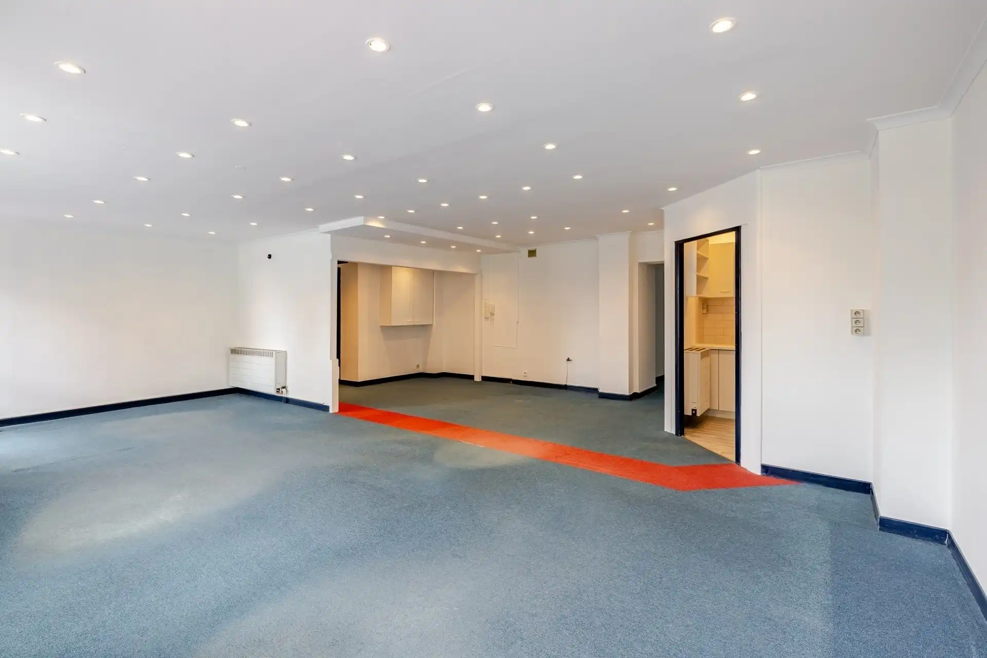 kantoorruimte van 90m² op centrumlocatie in Wetteren foto 8