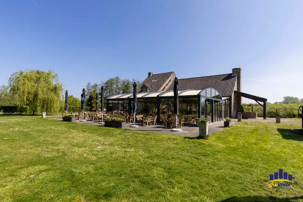 Uniek restaurant met woonst te koop op toplocatie in het groen te Hamme foto 3