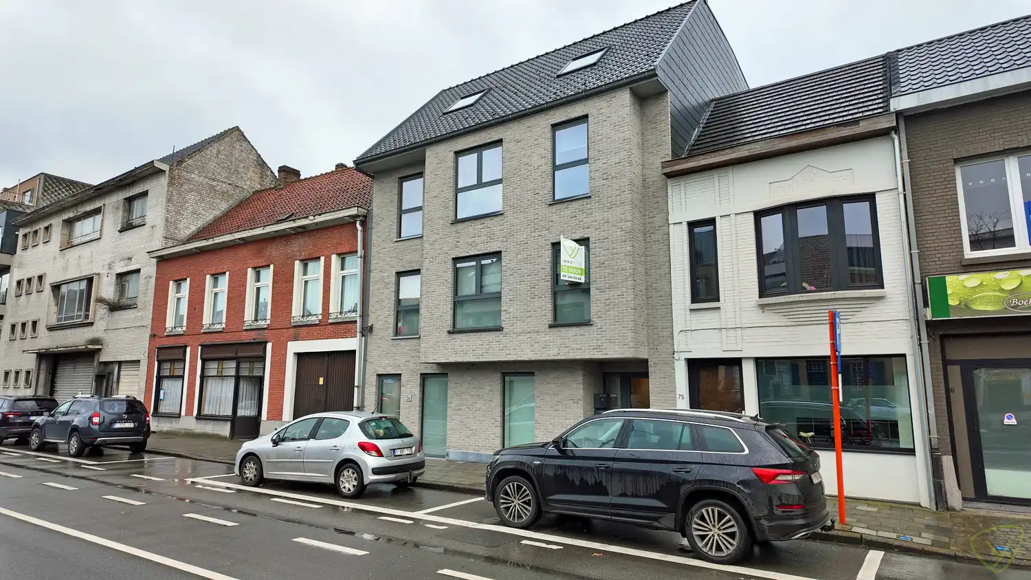 Prachtig nieuwbouw appartement net buiten het centrum van Eeklo! foto {{pictureIndex}}