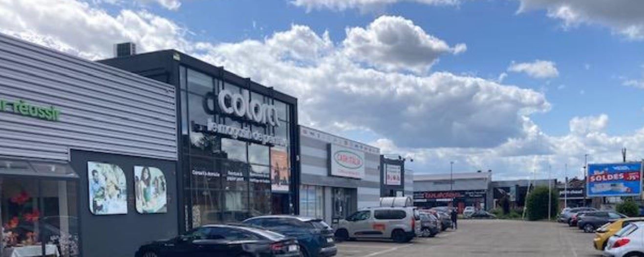 MODERNE BAANWINKEL MET PARKING foto 2