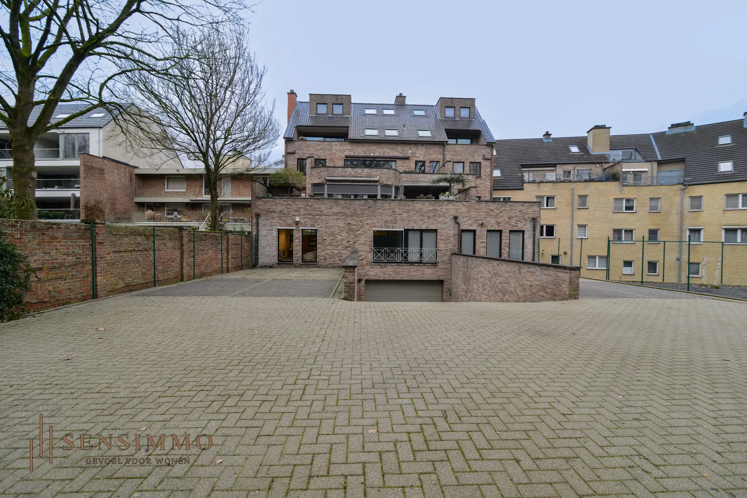 Handelsgelijkvloers van 200m² te Genk centrum, onmiddellijk beschikbaar foto 11
