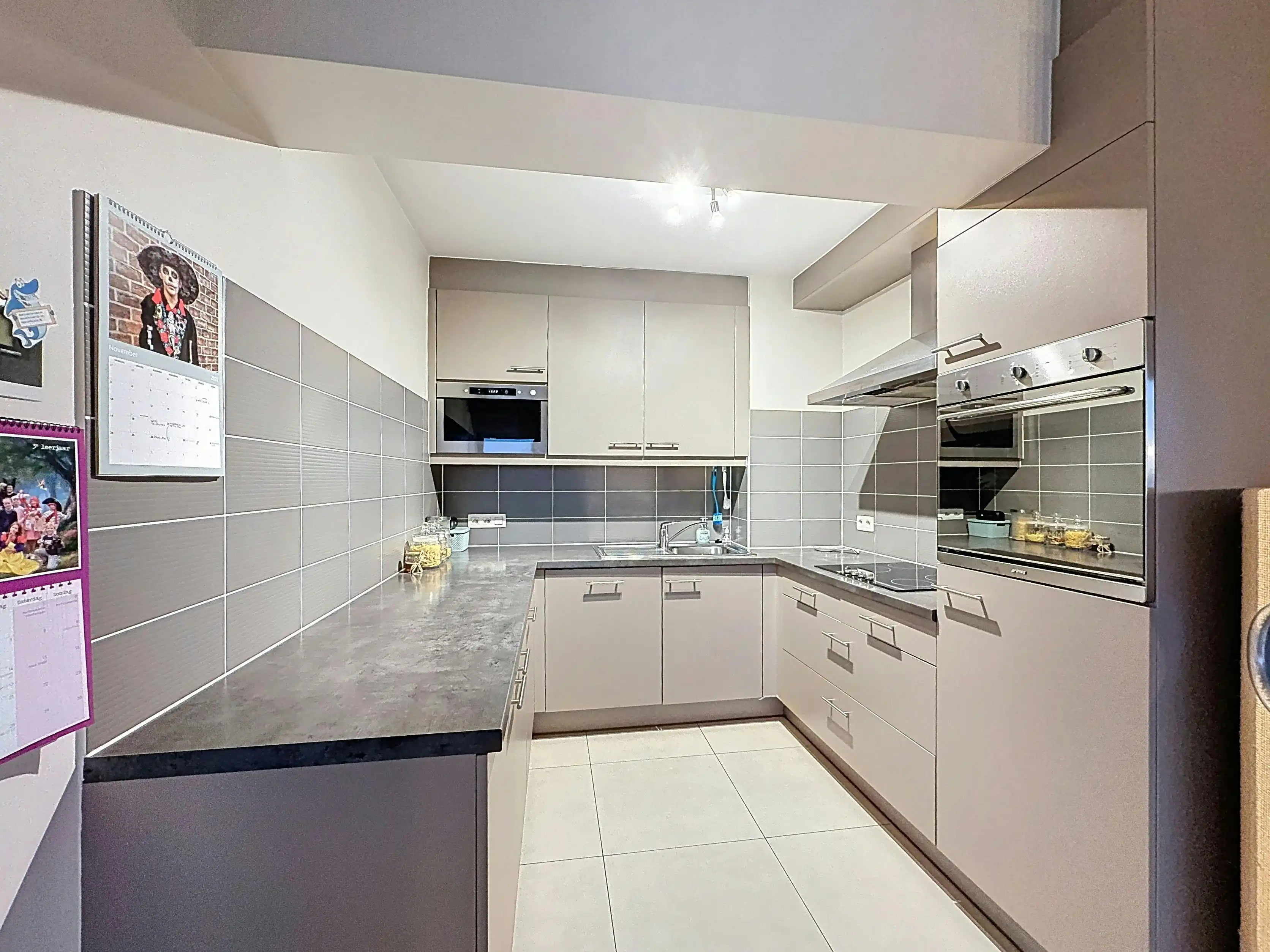 Ruim 2 slaapkamer appartement te Sint-Amands, Heikant 16 foto 4