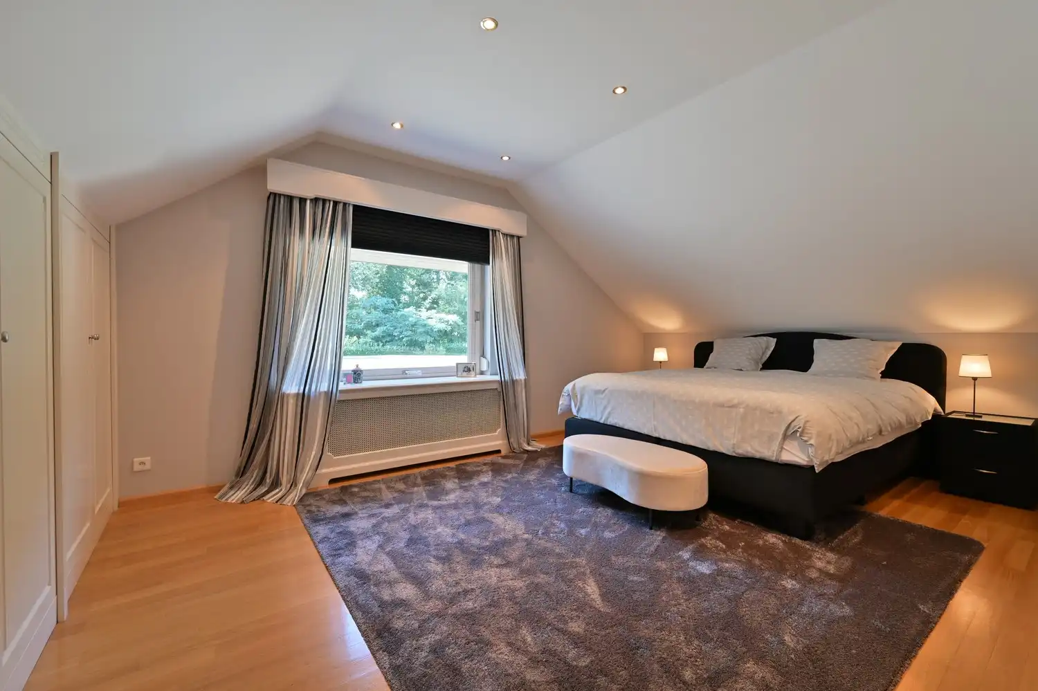 Exclusief afgewerkte villa met parktuin en zwembad, rustig gelegen in villawijk aan bosrand Hoge Kempen foto 21