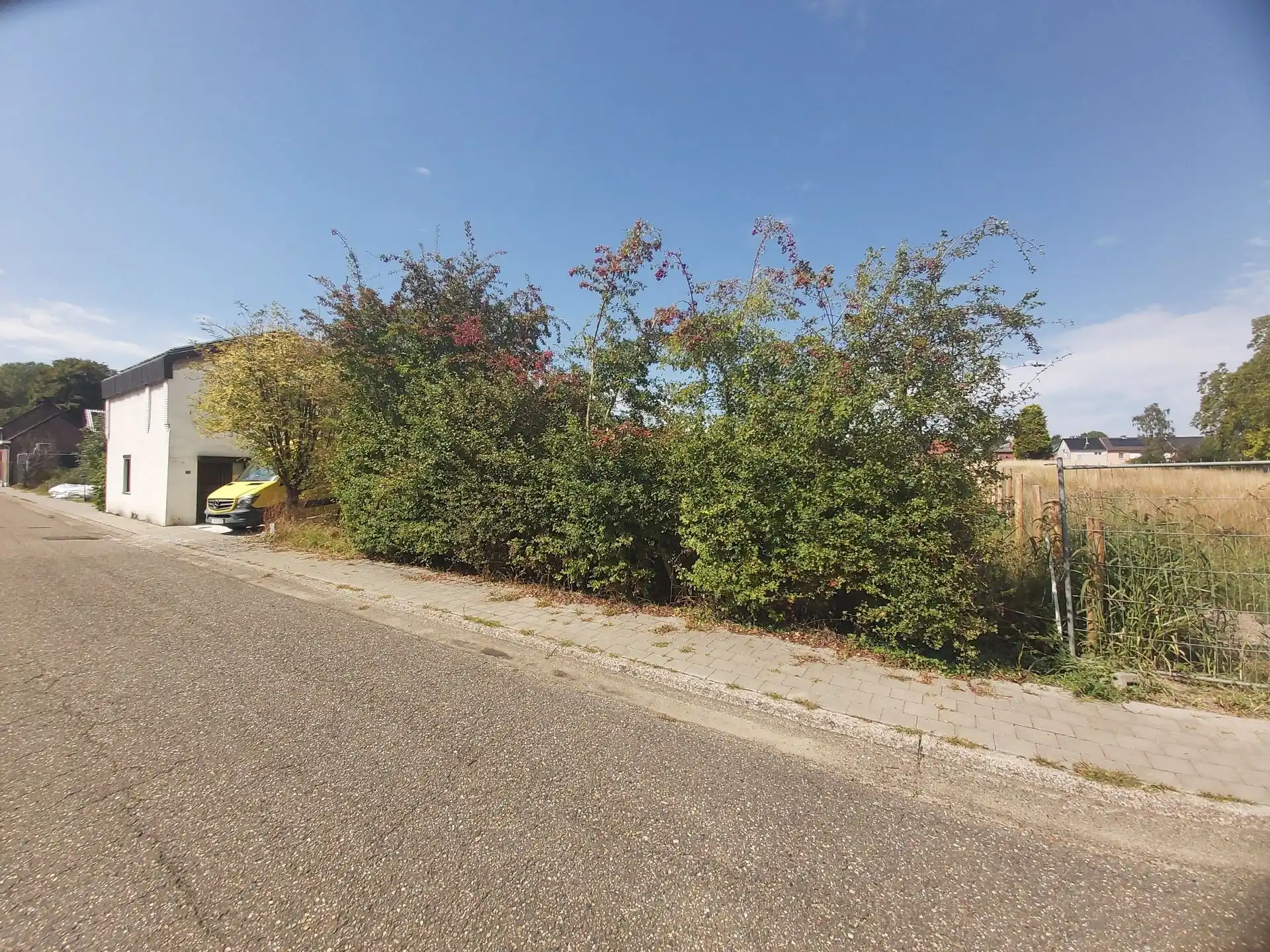 Ruime bouwgrond van 26a37ca  landelijk gelegen in Boorsem (Maasmechelen)! foto {{pictureIndex}}