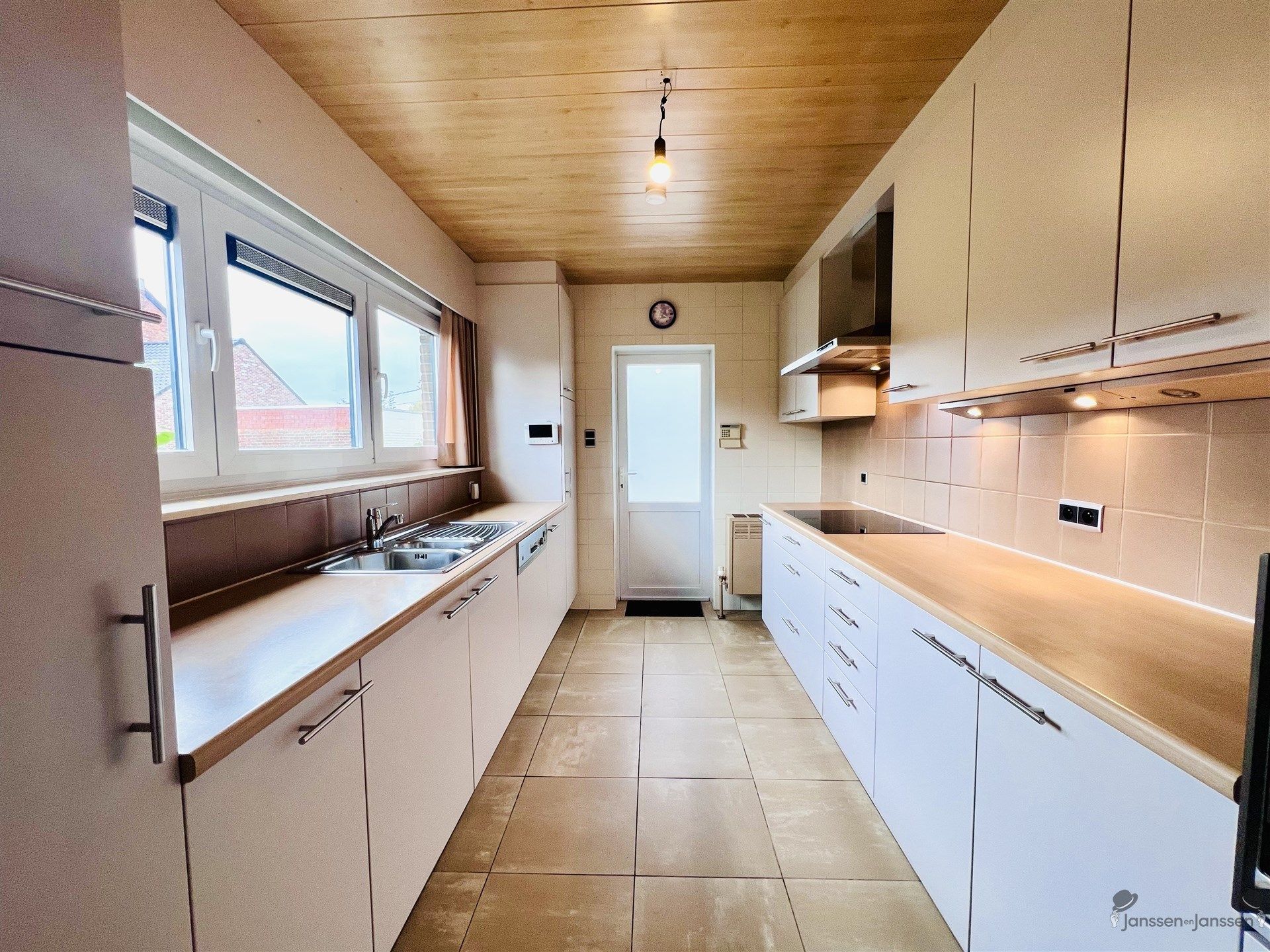 Authentieke villawoning met magnifieke tuin in Vlassenbroek!  foto 13