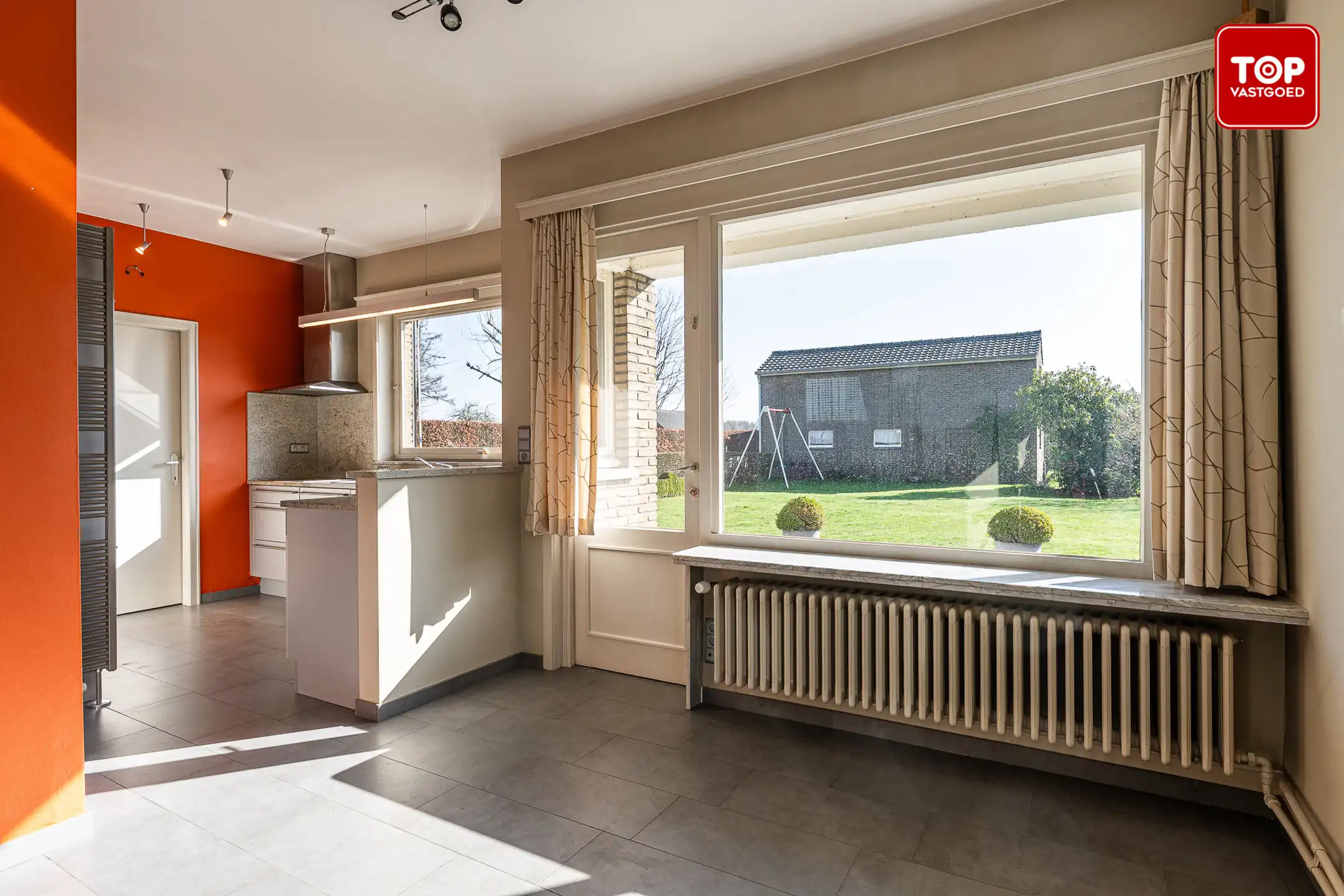 Ruime woning met uitzonderlijk potentieel op rustig gelegen perceel foto 7