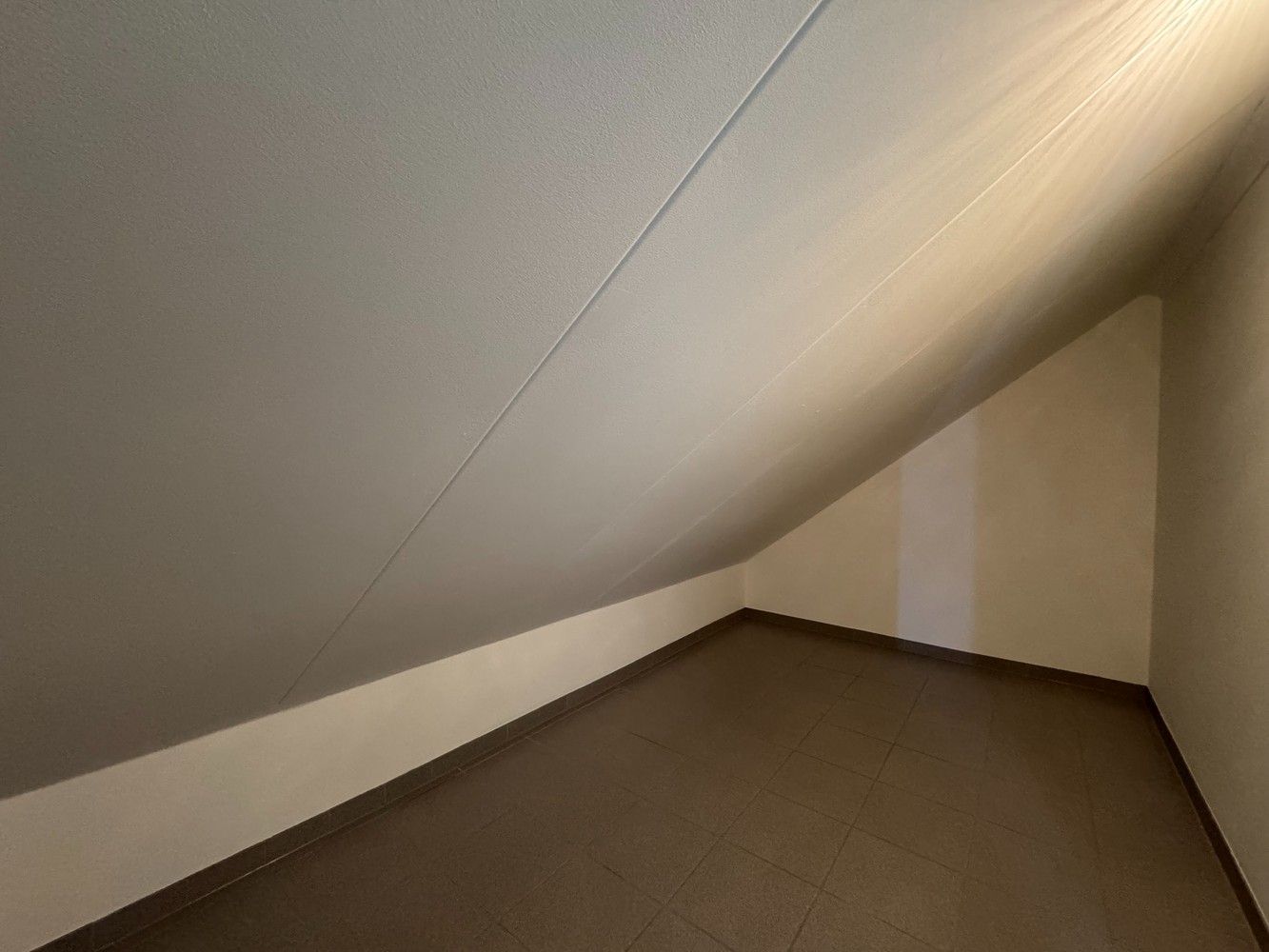 Zeer ruime huurwoning met o.a. 3 slpks en garage foto 24