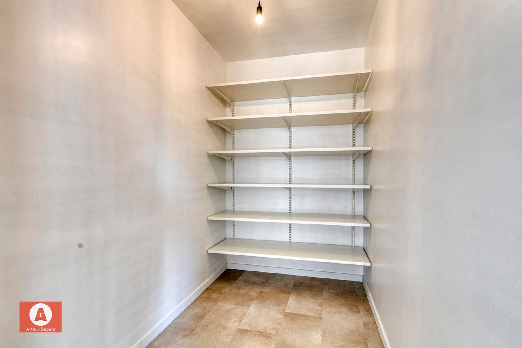 Totaal gerenoveerde woning met A-label foto 14
