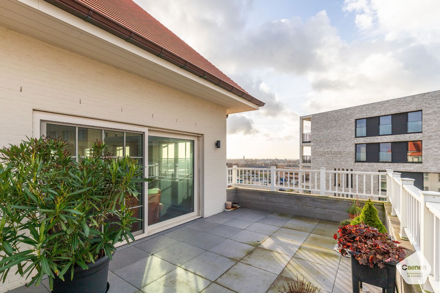 Hoog kwalitatief afgewerkt dakappartement met prachtig zicht nabij het strand foto 27