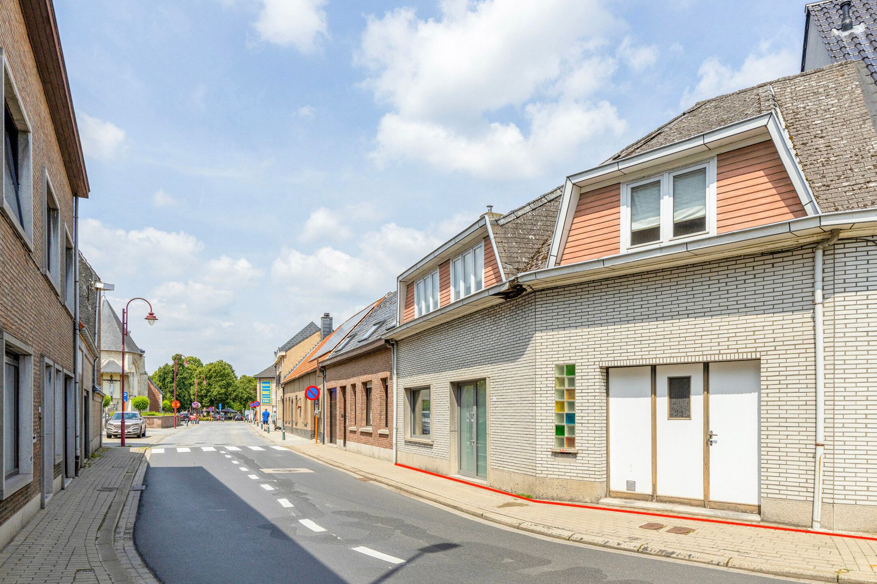 Charmante woning met garage vlakbij het dorpshart van Opdorp foto 2