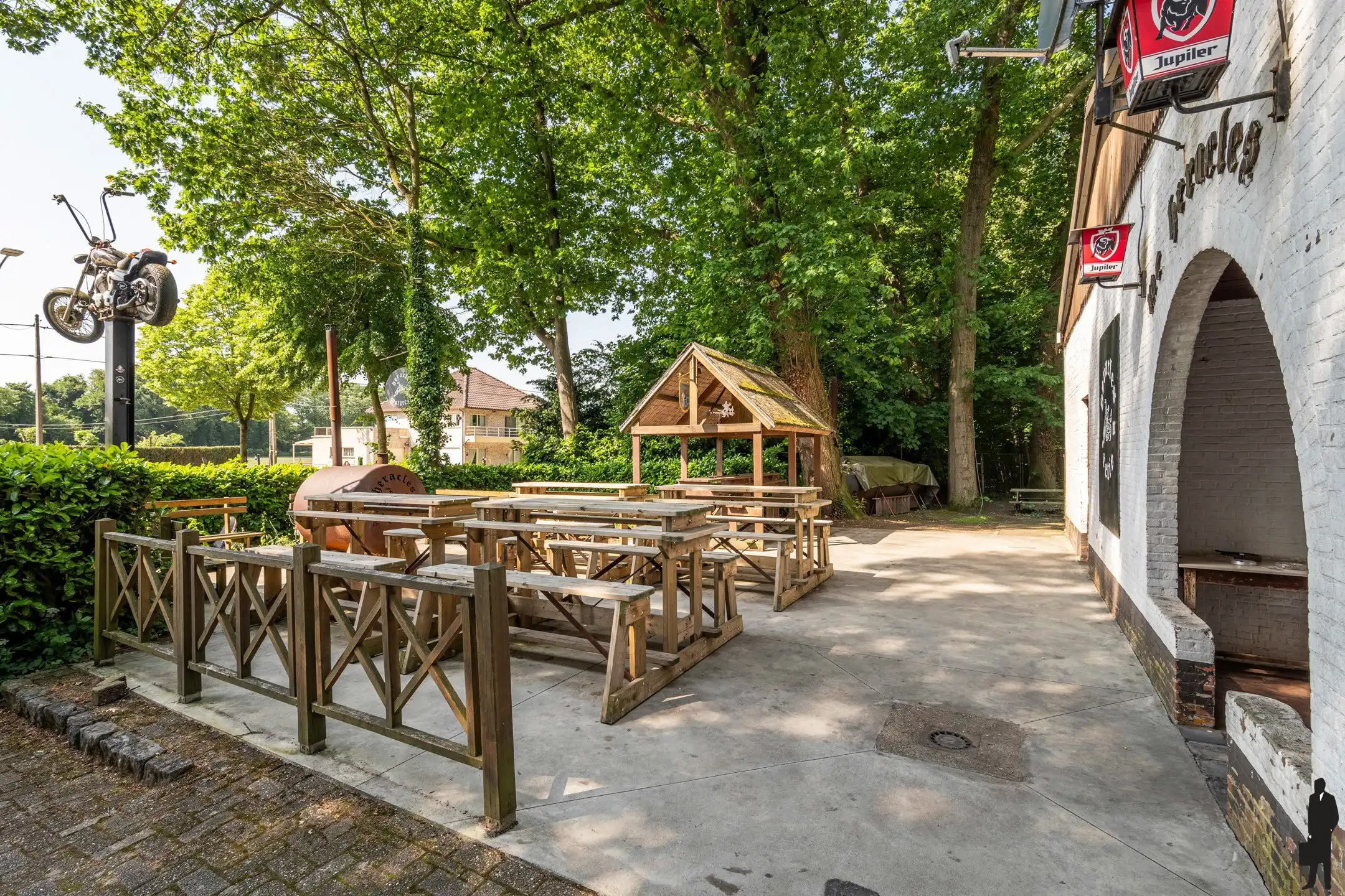 Clubgebouw-chalet 'Heracles' op groen perceel van 3.000m²  foto 14