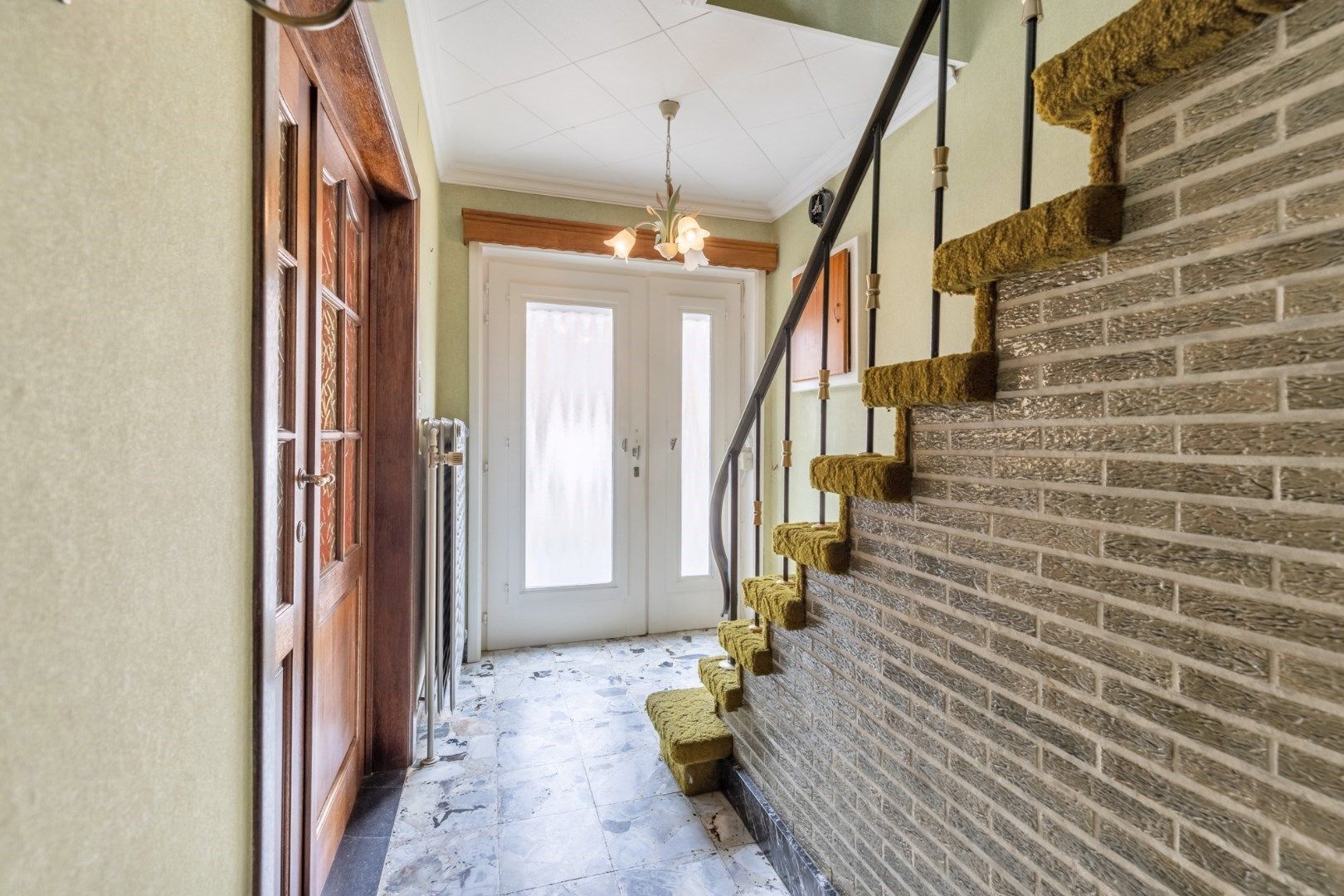 Ruime woning met 4 slaapkamers, garage en diepe tuin met inrit foto 11