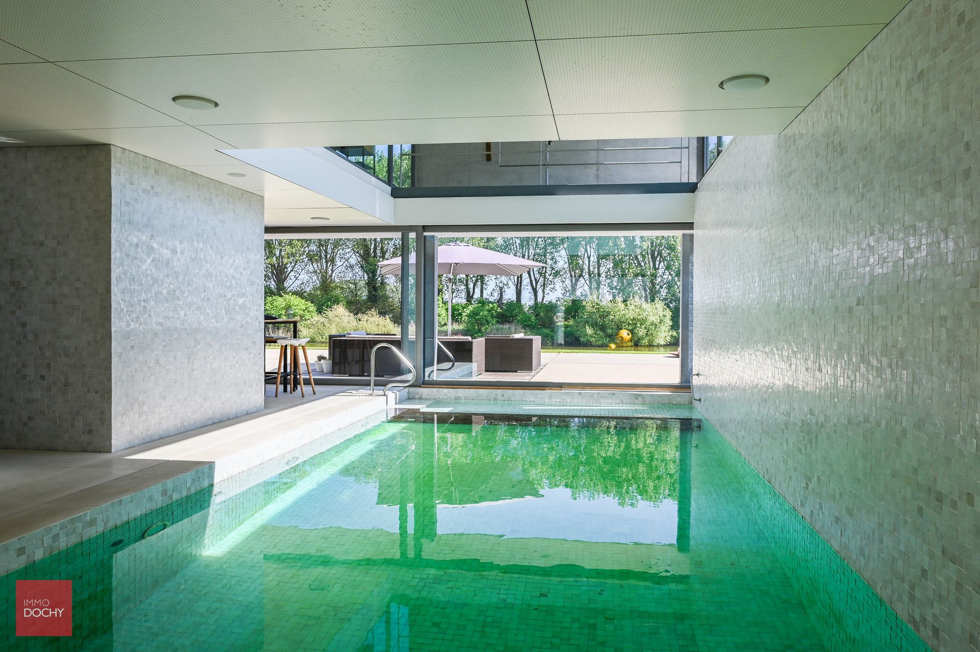 Uniek gelegen luxe-villa (palend aan oude leiearm) foto 13