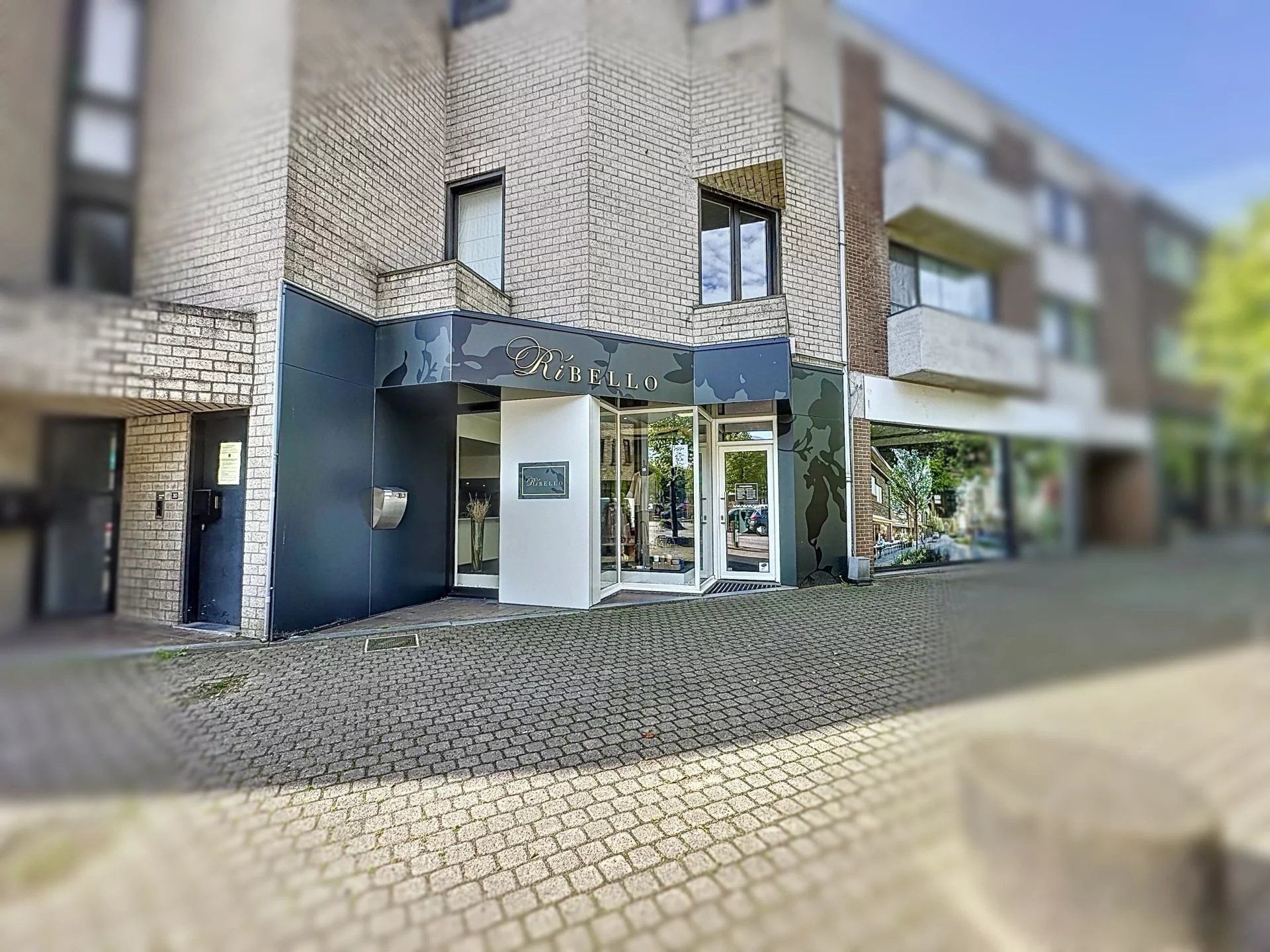 Goed gelegen handelspand in het centrum met een oppervlakte van 150m². foto 1