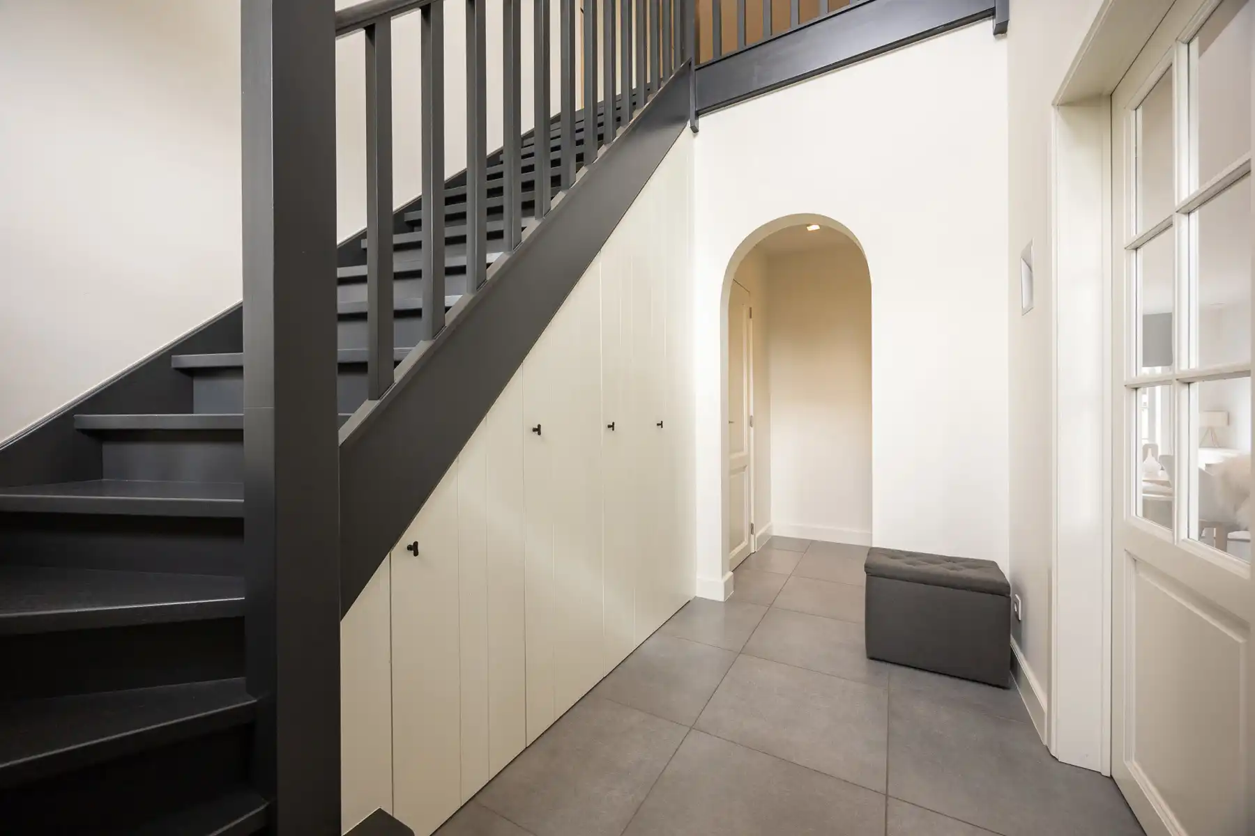 Ruime gezinswoning met tuin en 3 slaapkamers. foto 3