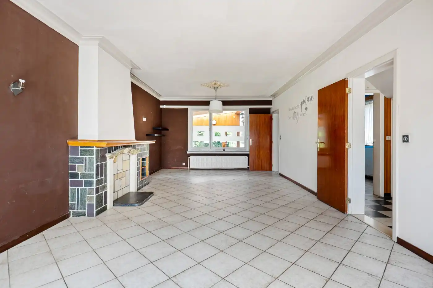 Vrijstaande, te renoveren woning met 3 slpk., garage en tuin foto 6