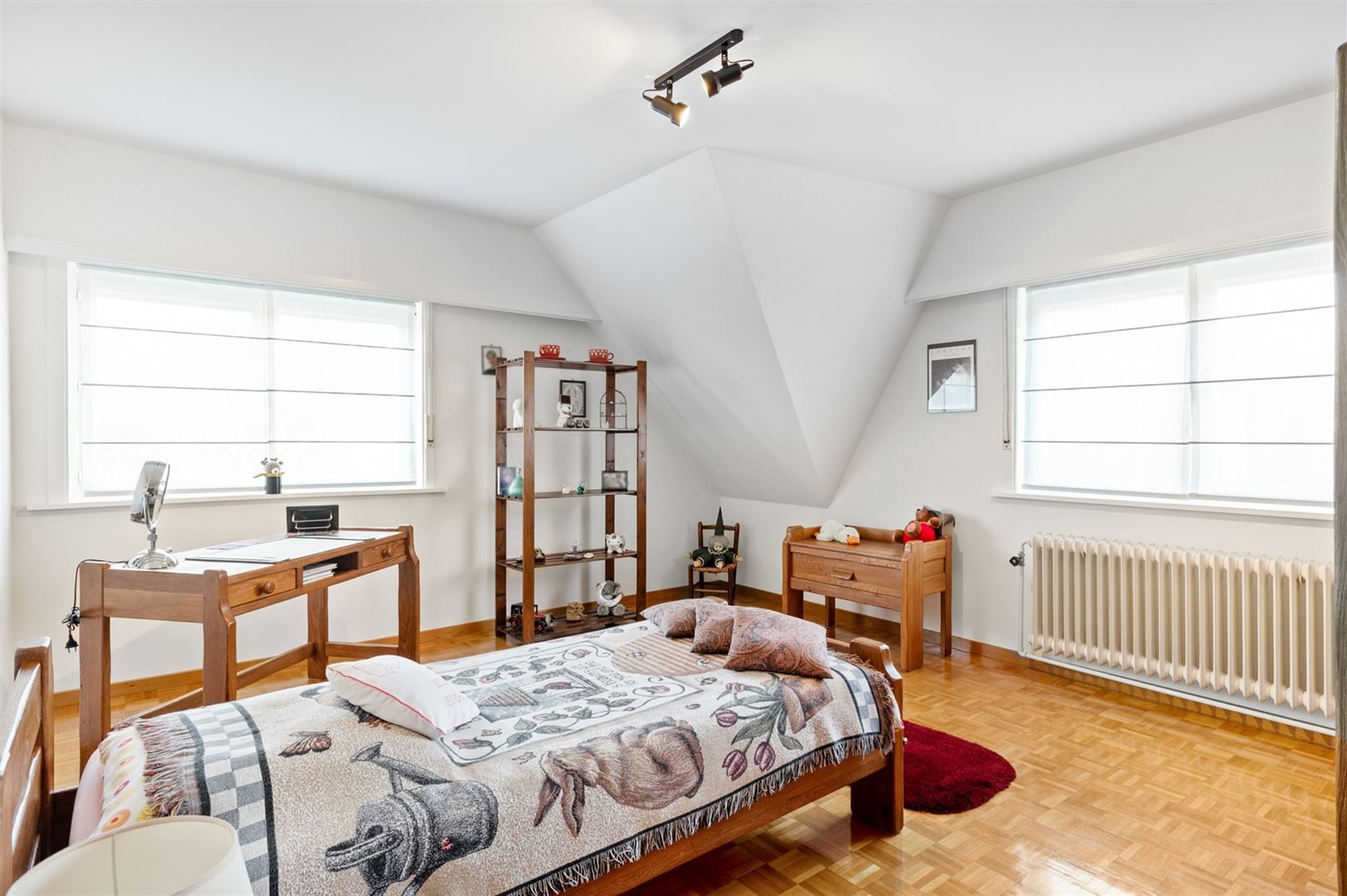 Prima onderhouden woning met 4 slaapkamers en prachtige tuin. foto 13