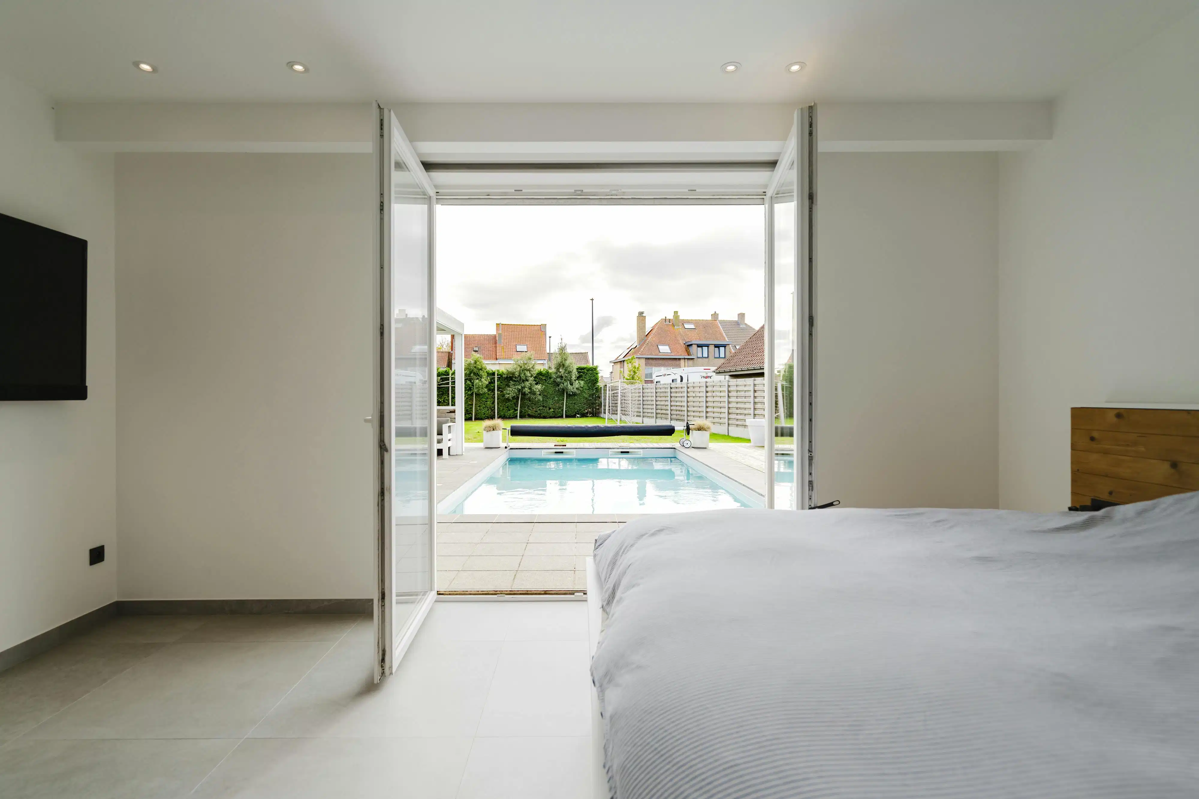 Luxueuze alleenstaande villa met zwembad te koop te Blankenberge foto 12