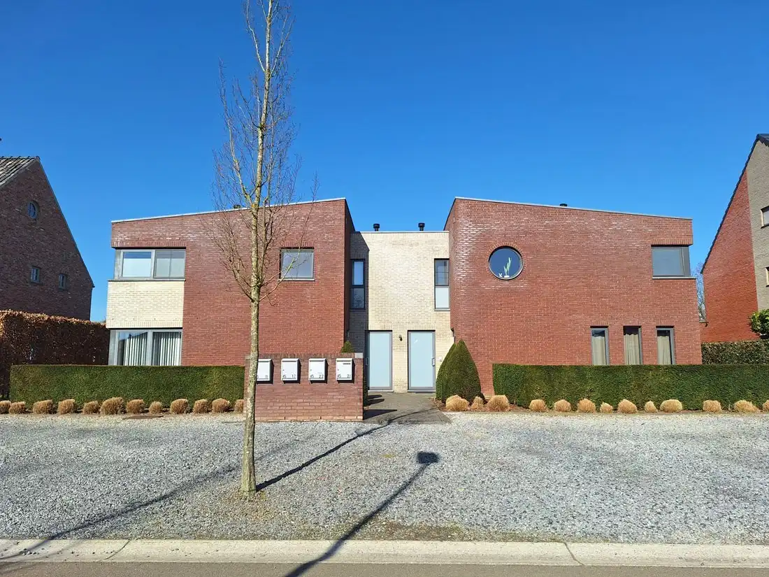 Modern gelijkvloers appartement te Lummen foto {{pictureIndex}}