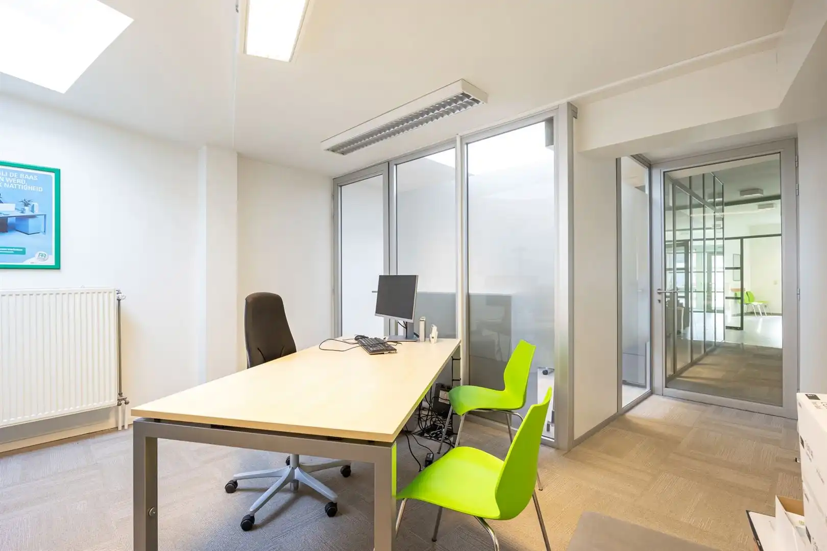 Lichtrijke kantoorruimte in het hartje van Opwijk. foto 5