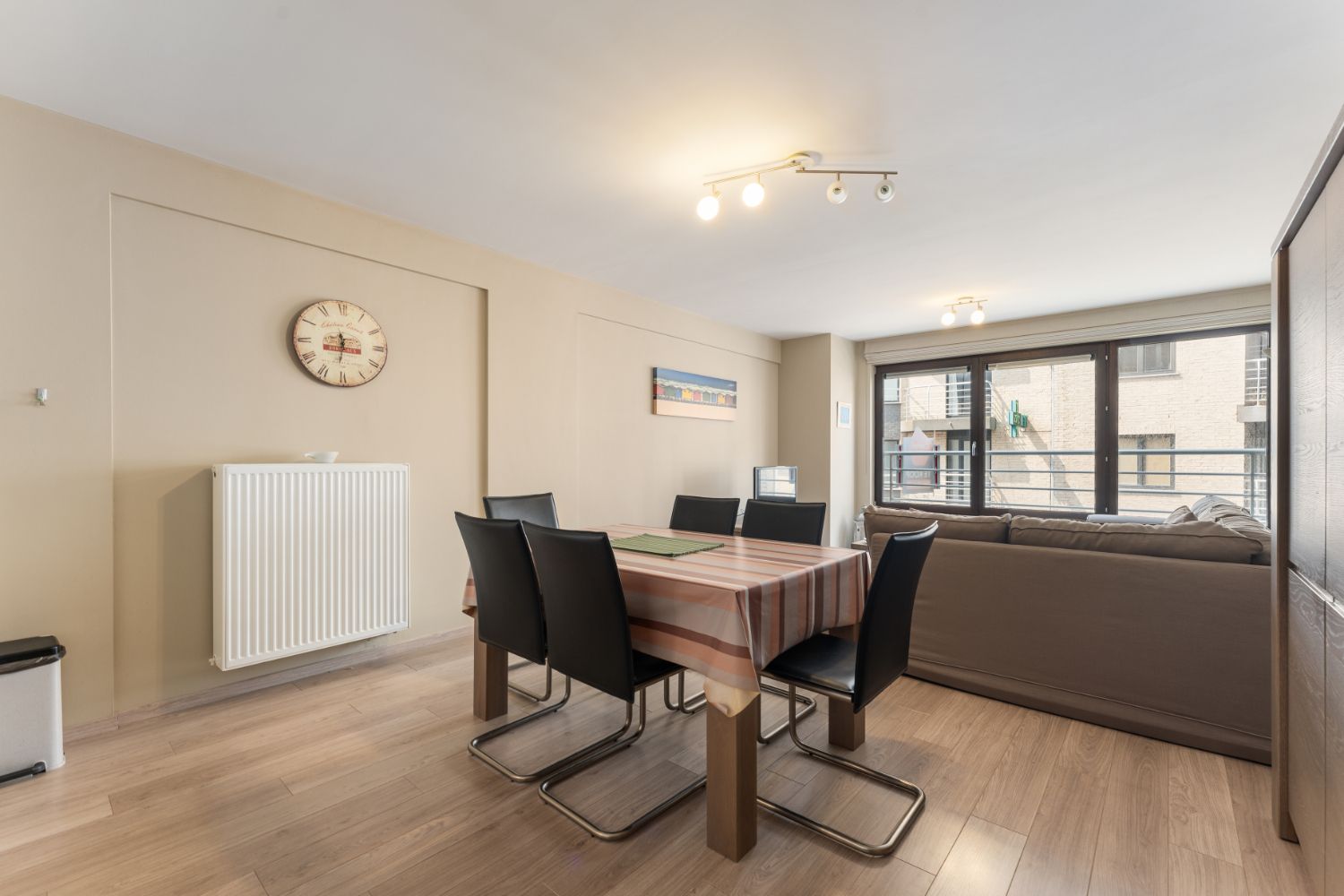 Charmant 1-slaapkamerappartement op steenworp van het centrum, het strand en de zee foto {{pictureIndex}}