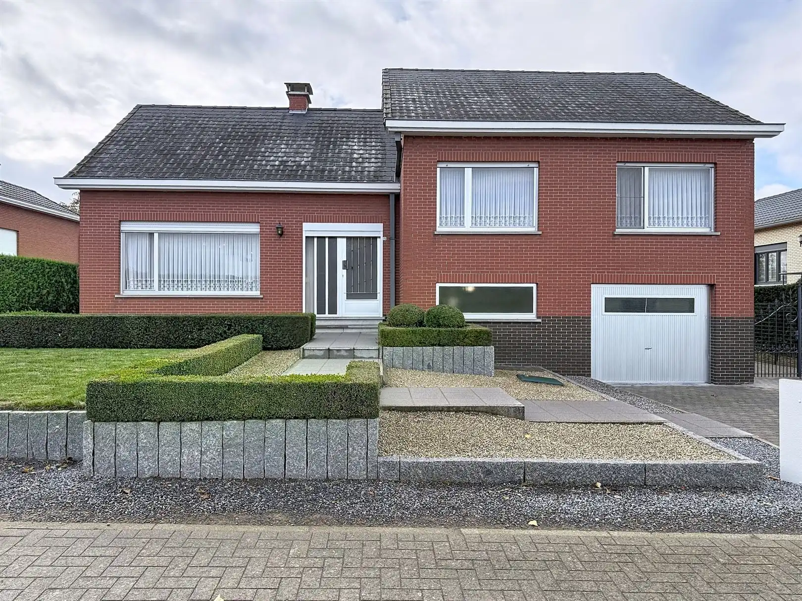 Op te frissen bungalow met garage, 3 slpks, opp 16a 17ca foto 31