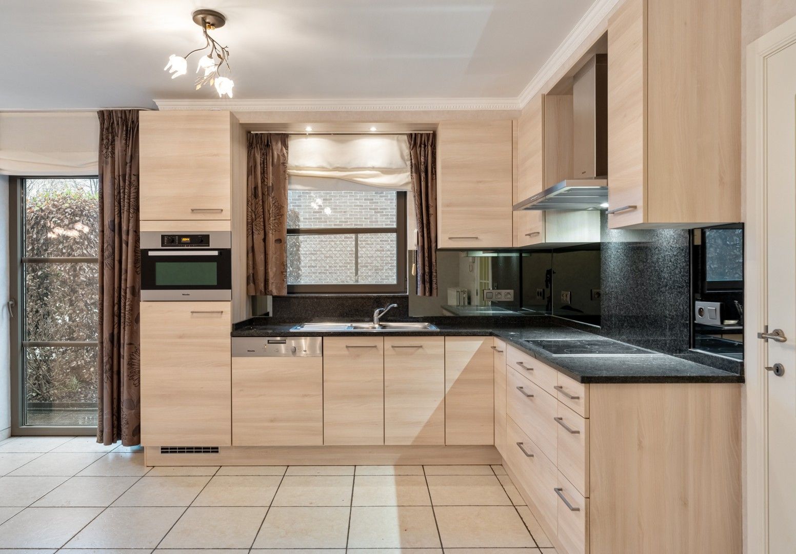 Gelijkvloers appartement te koop in hartje Helchteren foto 5