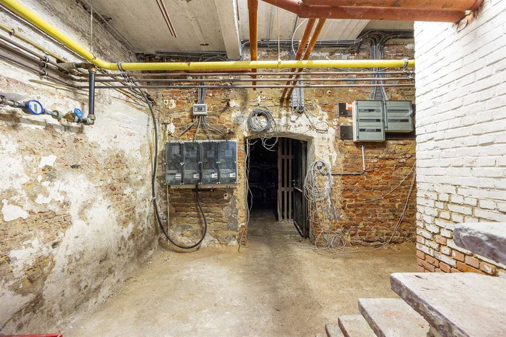  Uniek, karaktervol 14e eeuws gebouw in hartje centrum foto 27