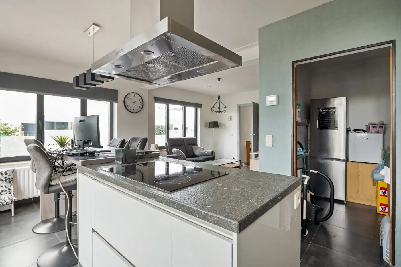 Centraal gelegen opbrengsteigendom met handelsgelijkvloers en app. op de 1e verd. foto 17