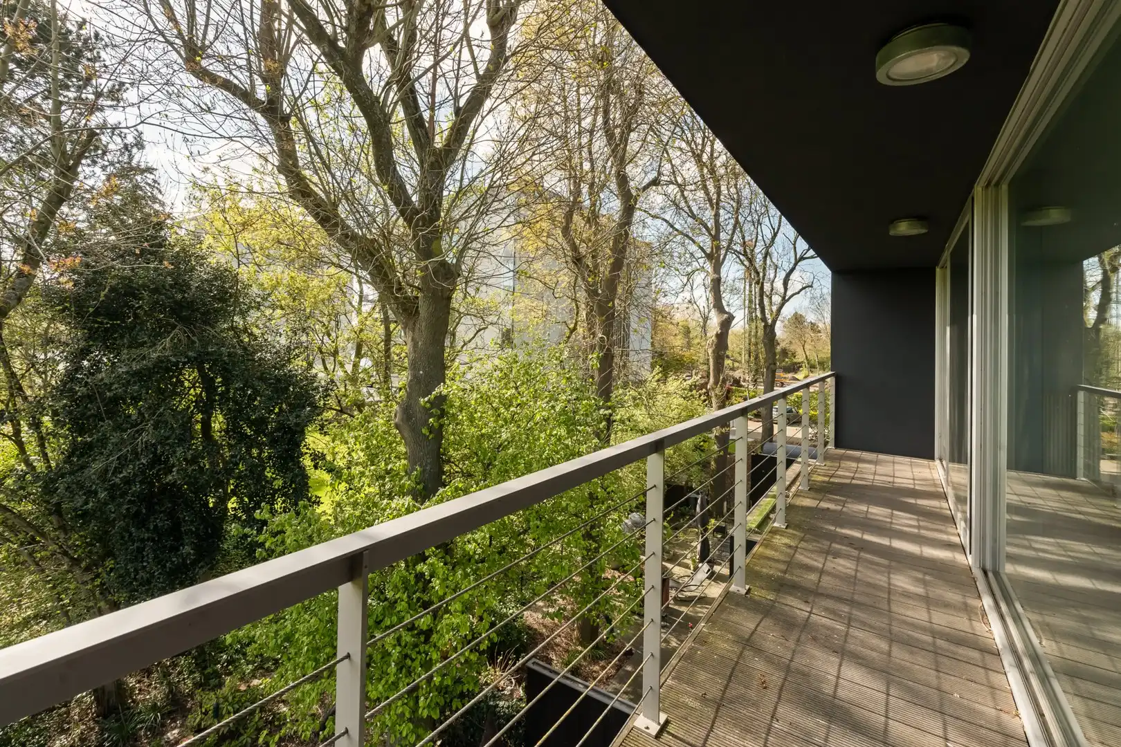 Prachtig 3-slaapkamer appartement en autostaanplaats in rustige en groene omgeving foto 11