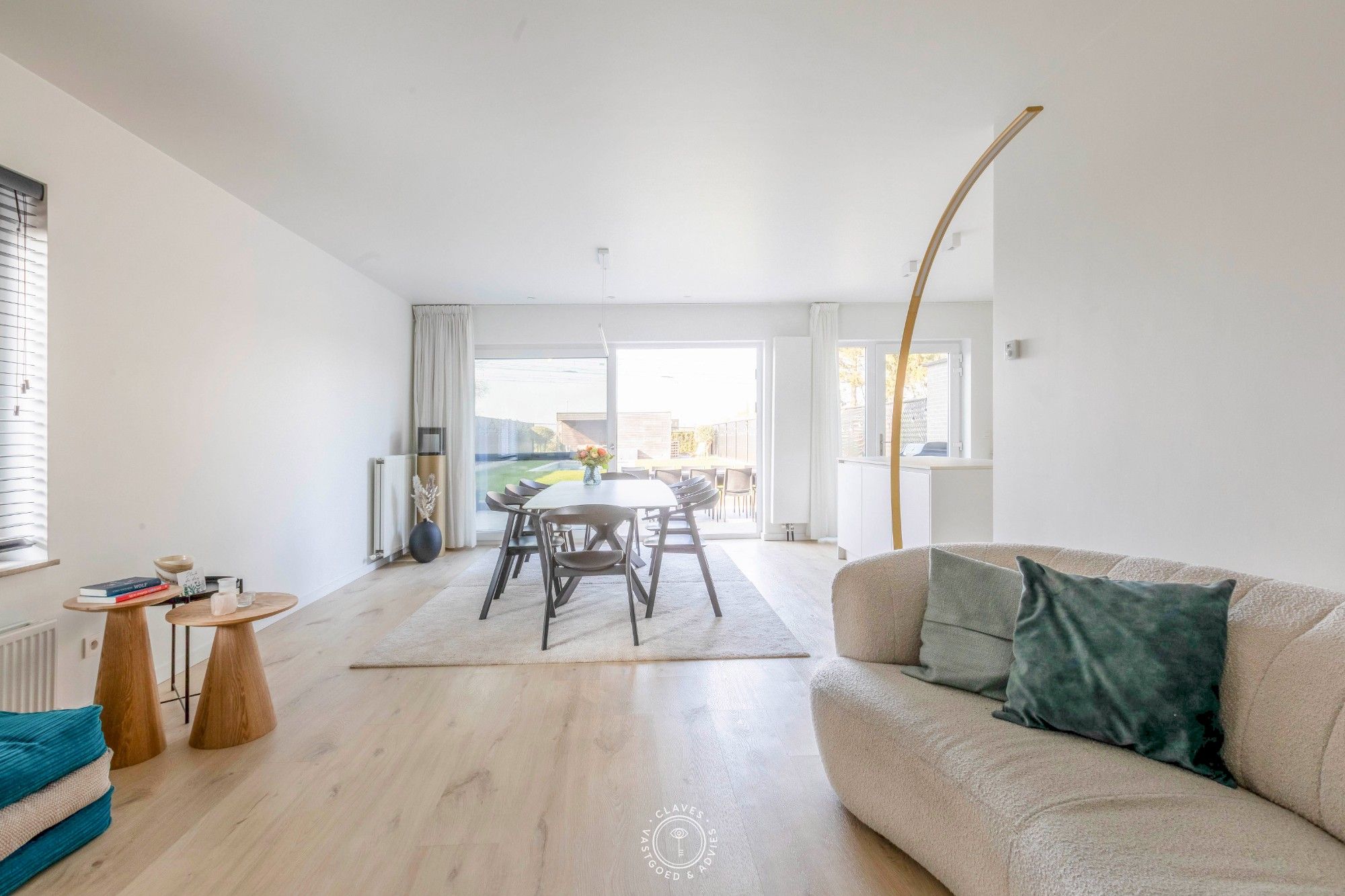 Instapklaar genieten in een moderne woning met tuin en zwembad foto 5