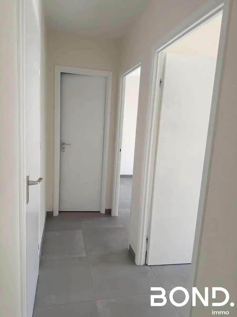 Volledig gerenoveerd appartement met 2 slaapkamers en ruim zonneterras te huur in Heverlee (Leuven) foto 8