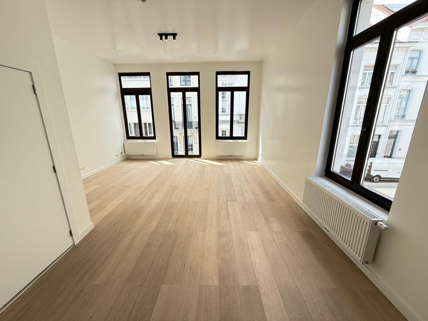 APPARTEMENT MET TERRAS foto {{pictureIndex}}