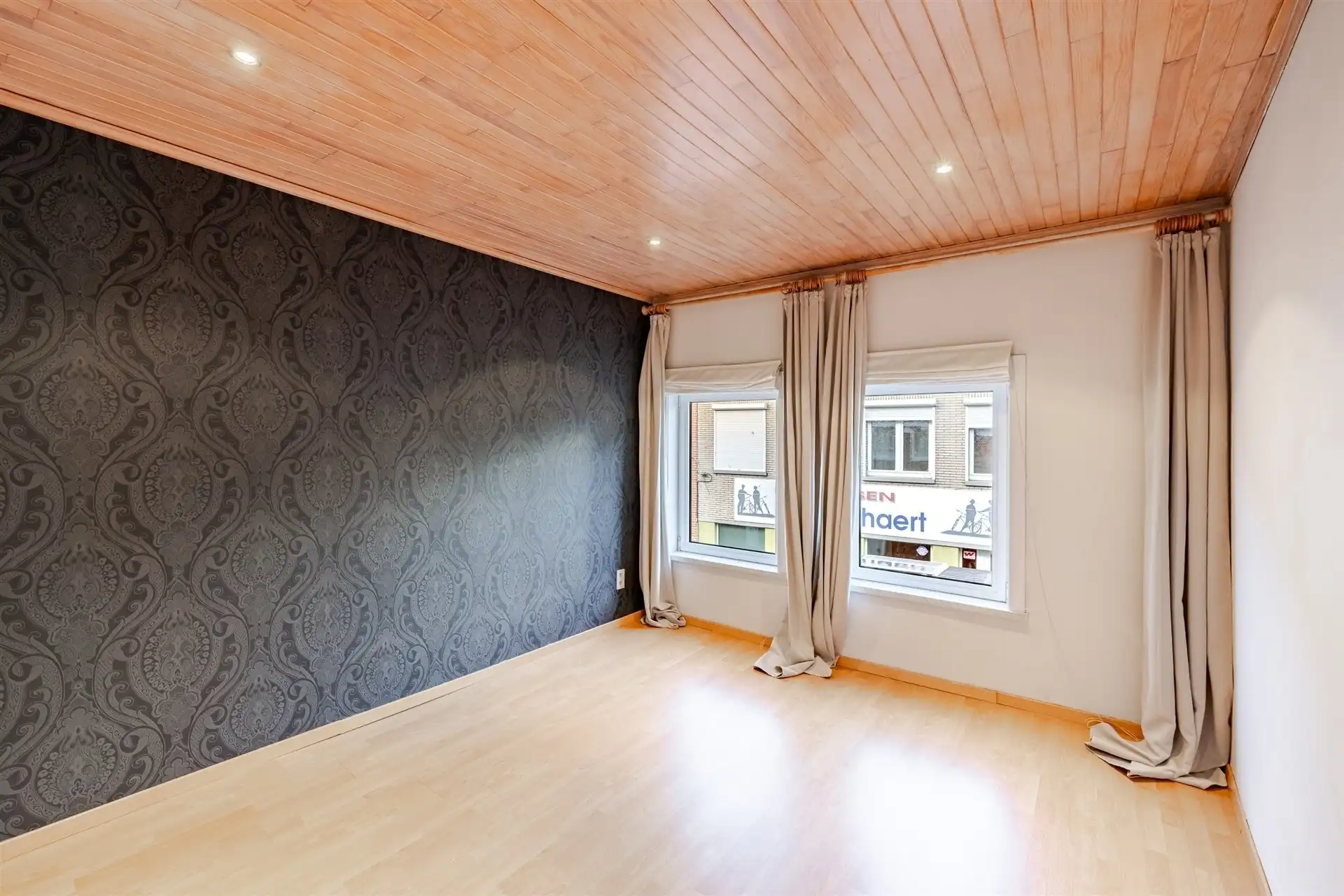 Gezellige rijwoning met uitzonderlijke grote tuin in hartje Schellebelle foto 15