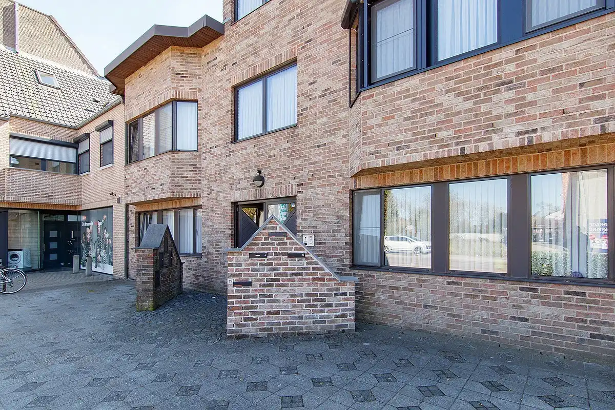 Verzorgd appartement met 2 slaapkamers,  groot terras en lift foto 5