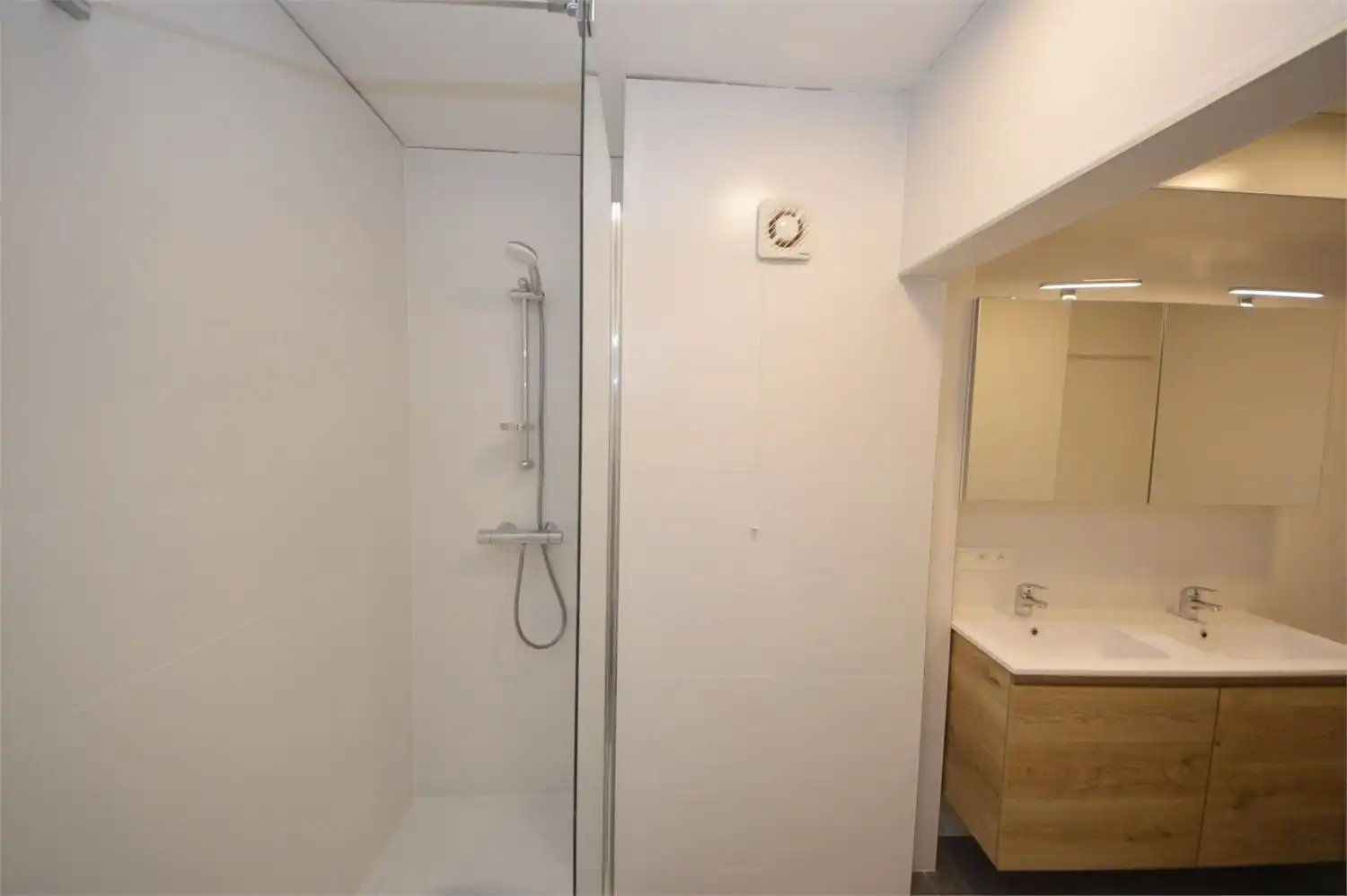 ** IN OPTIE ** GERENOVEERD APP.CENTRUMLAAN NINOVE foto 19