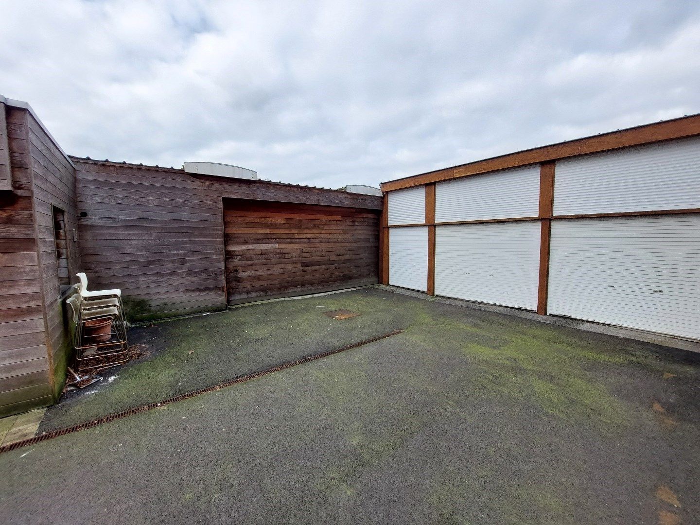 Atelier - opslagruimte 225m² foto {{pictureIndex}}