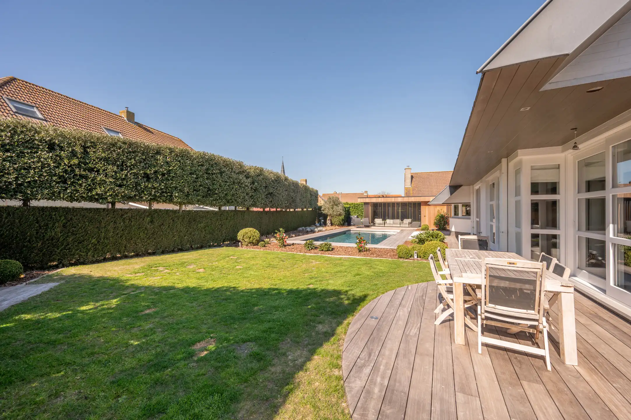 Tijdloze villa met buitenzwembad en exclusief poolhouse foto 12