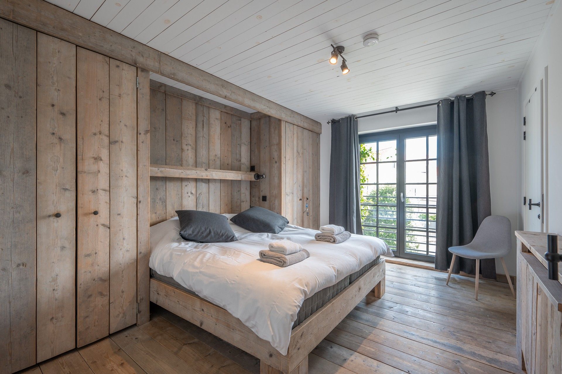 Gemeubeld: recente gezellige woning met 3 slaapkamers in het oude Knokke! foto 9