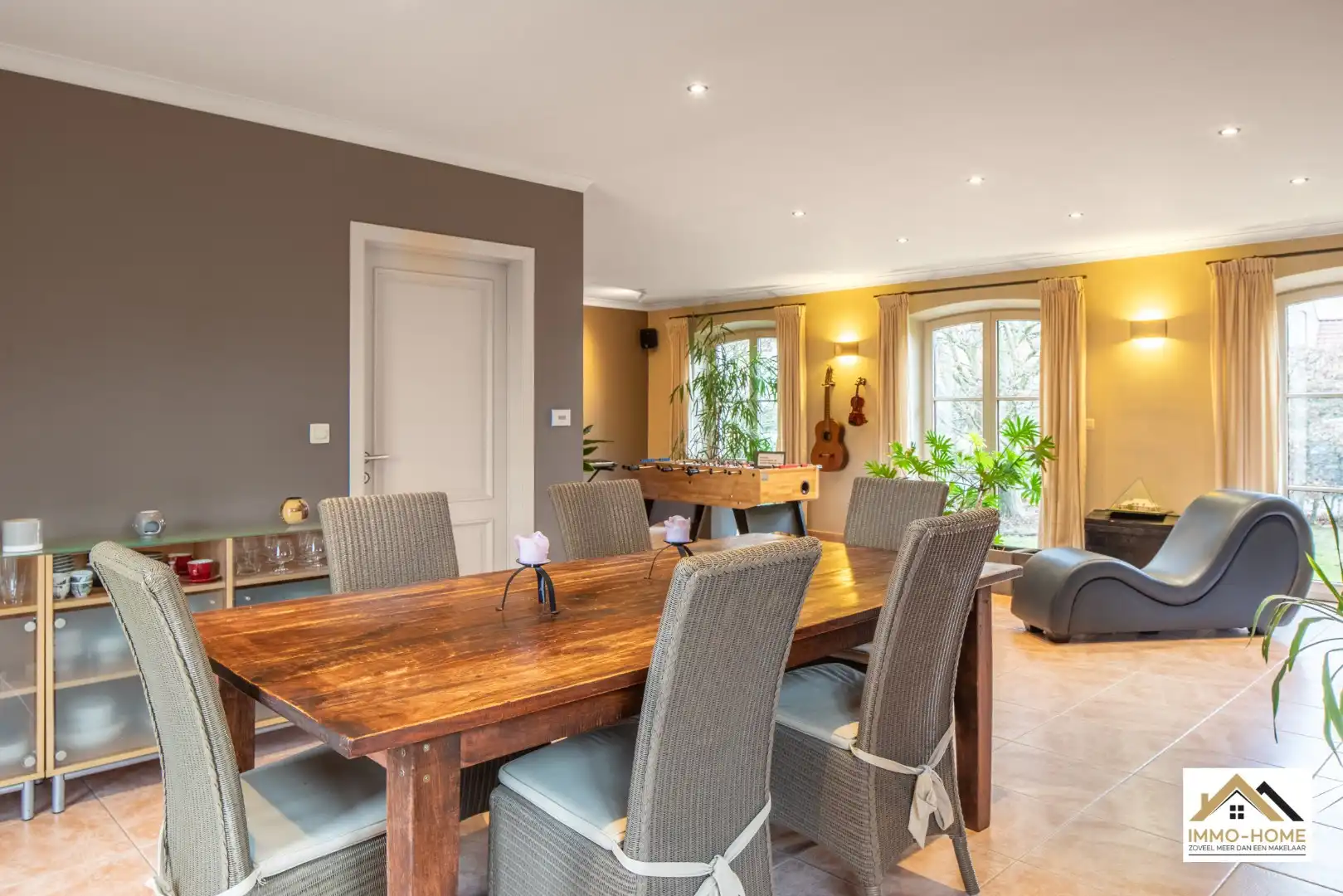 Stijlvolle en ruime villa op toplocatie te Merelbeke  foto 4