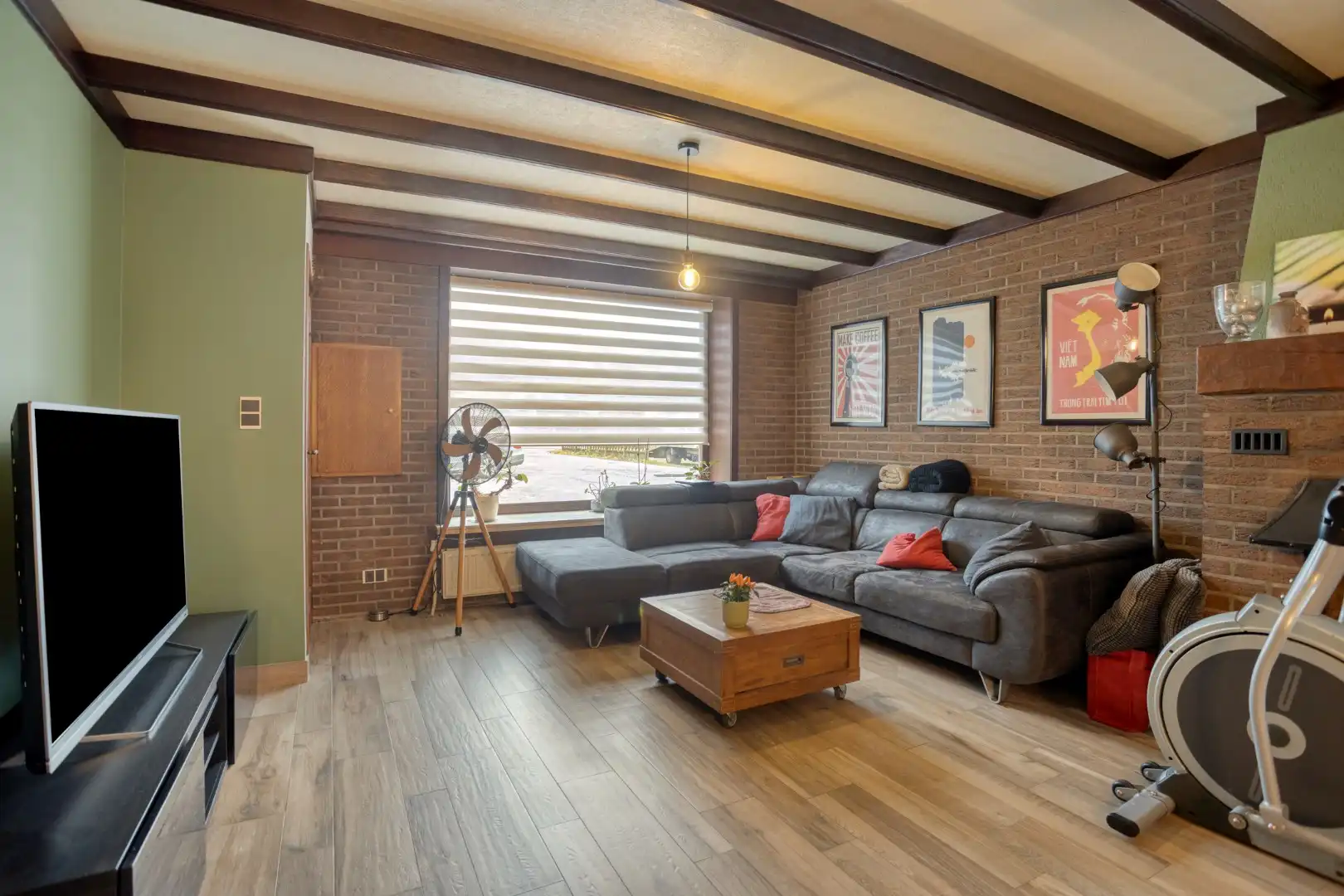 Instapklare charmante woning met 4 slpks, gelegen op een perceel van 438m² !  foto 2